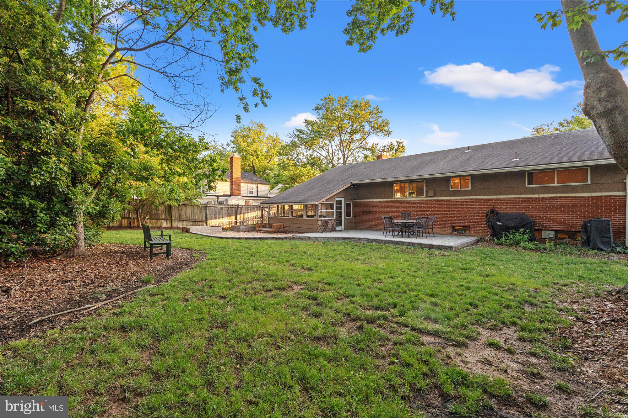 WAYNEWOOD - Residential