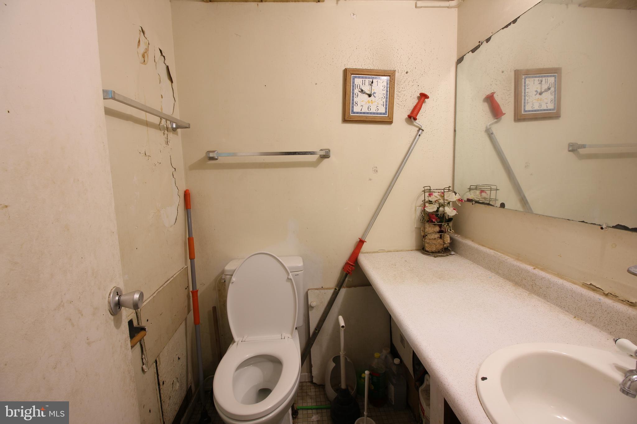 PRESIDENTIAL TOWERS - Residential