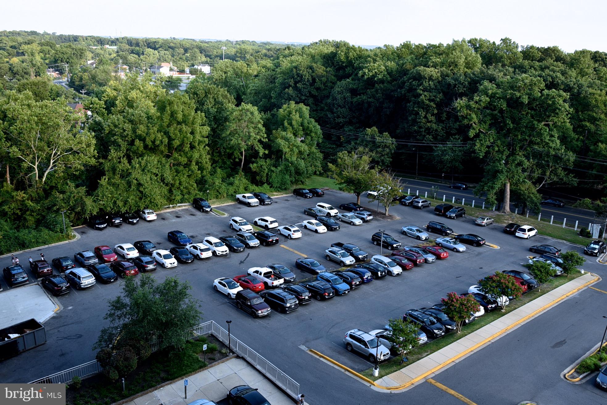 PRESIDENTIAL TOWERS - Residential