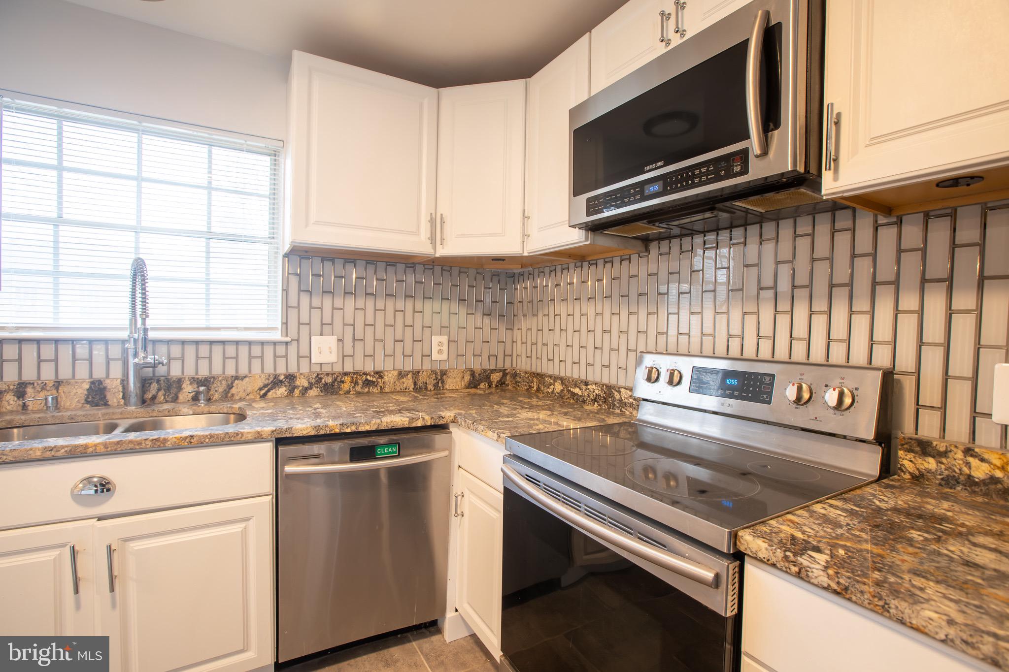 LAKE VILLAGE MANOR - Residential Lease