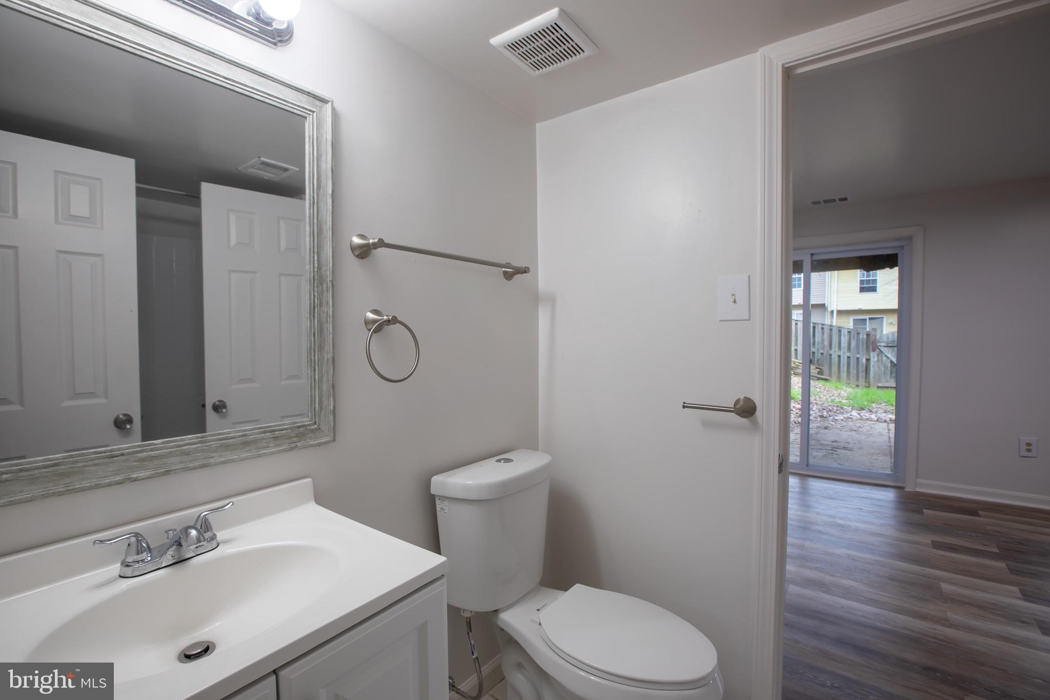 LAKE VILLAGE MANOR - Residential Lease