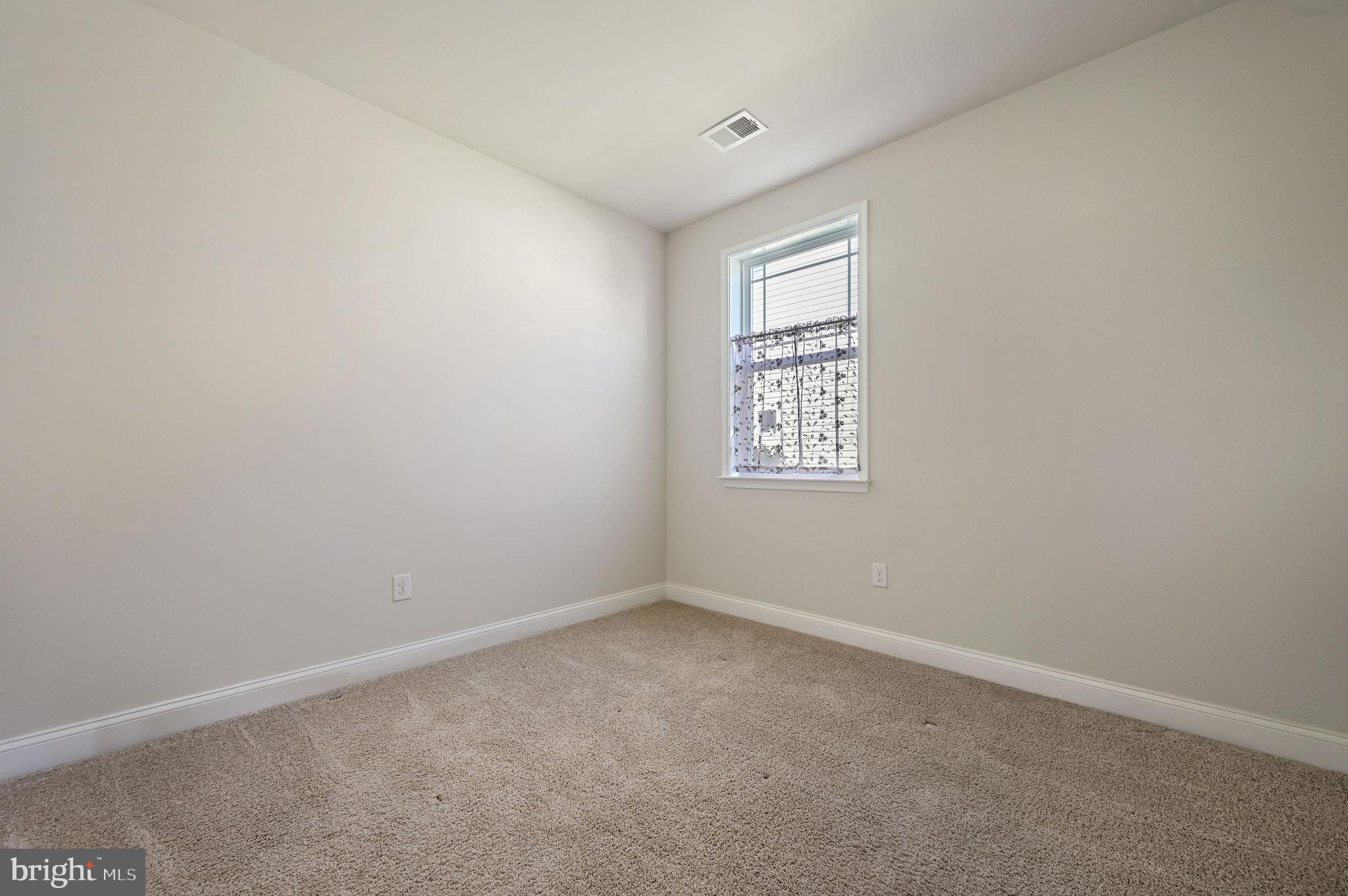 BERGMONT WOODS - Residential