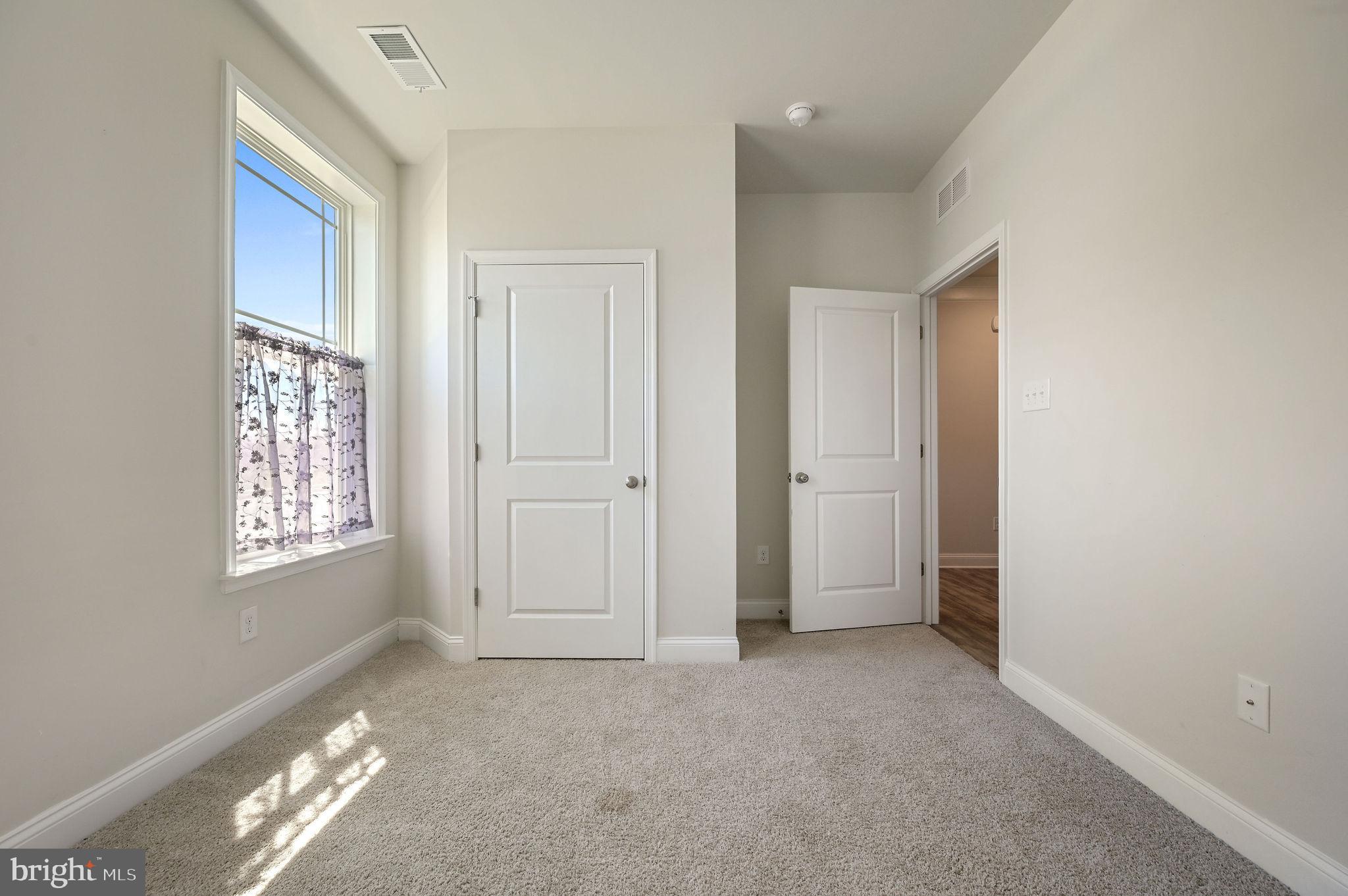 BERGMONT WOODS - Residential