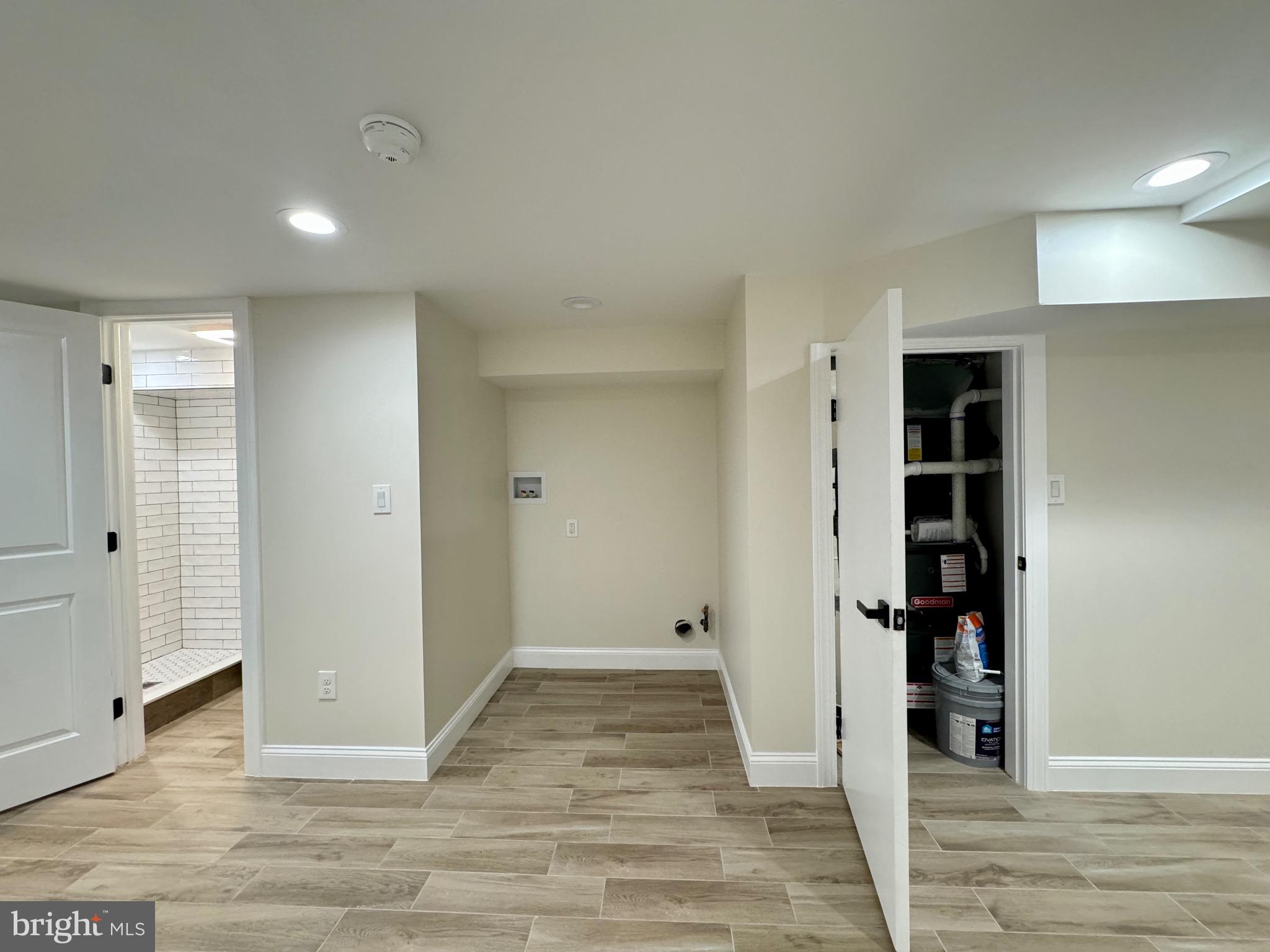 WEST OAK LANE - Residential