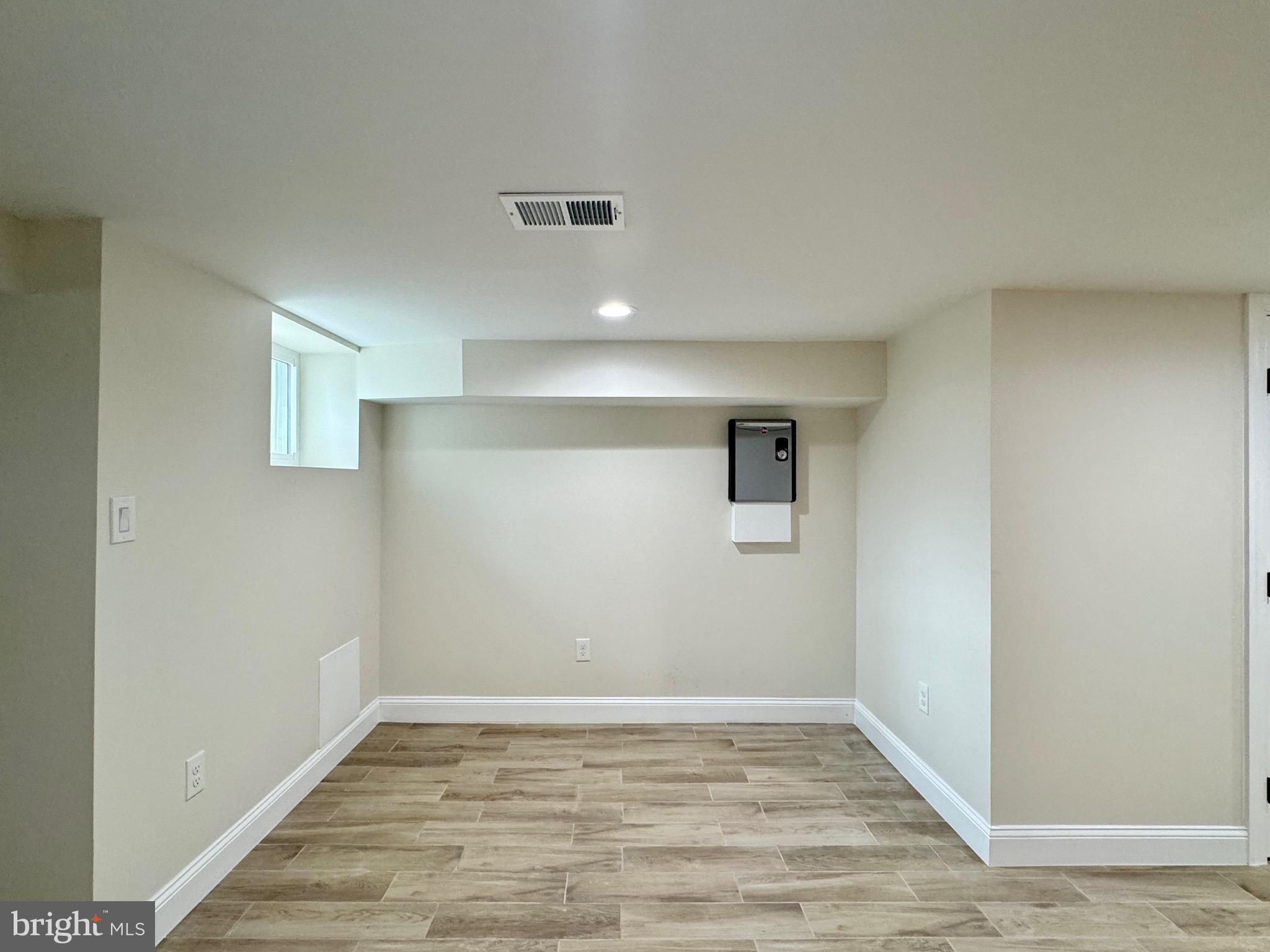 WEST OAK LANE - Residential