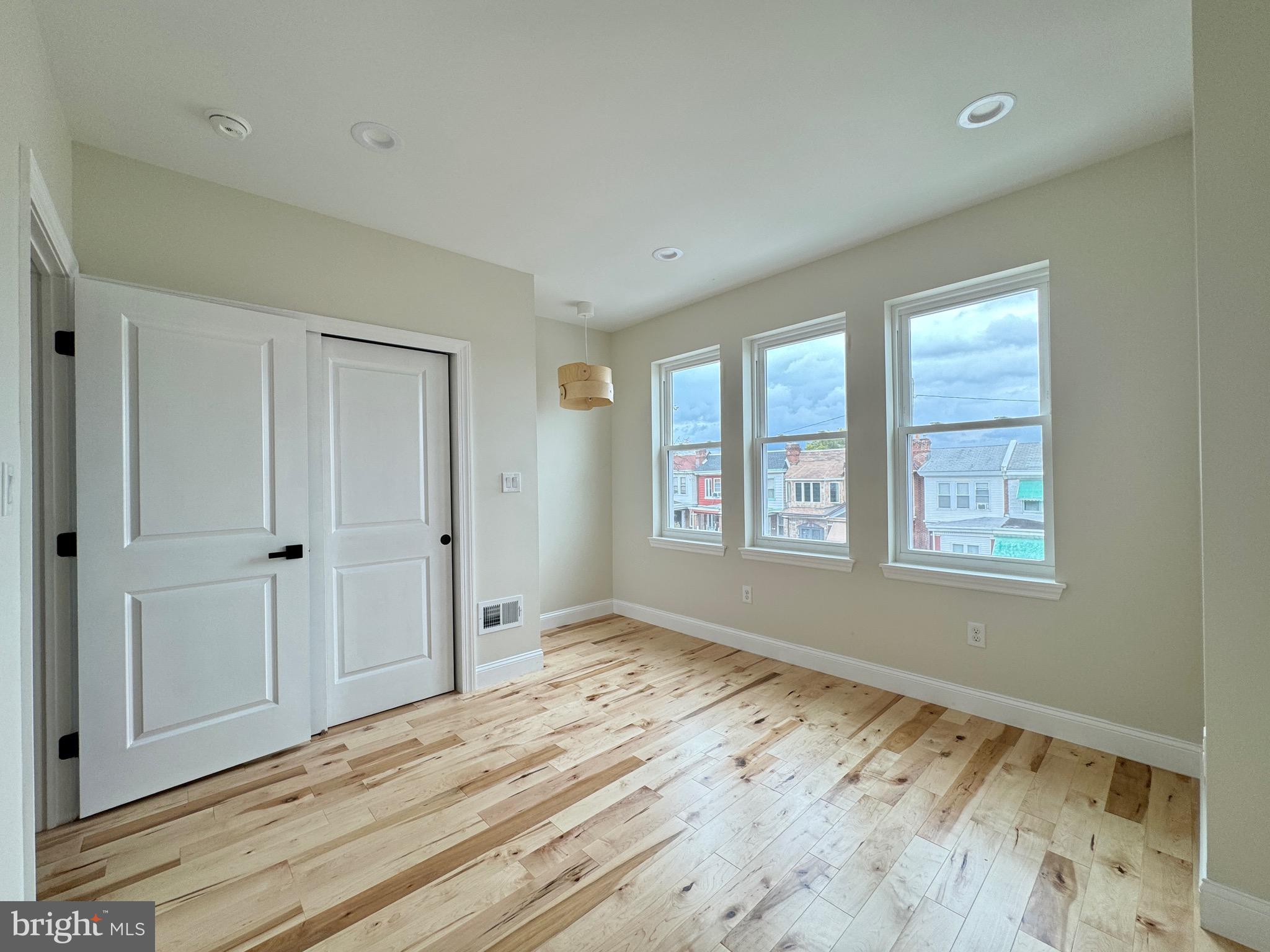 WEST OAK LANE - Residential