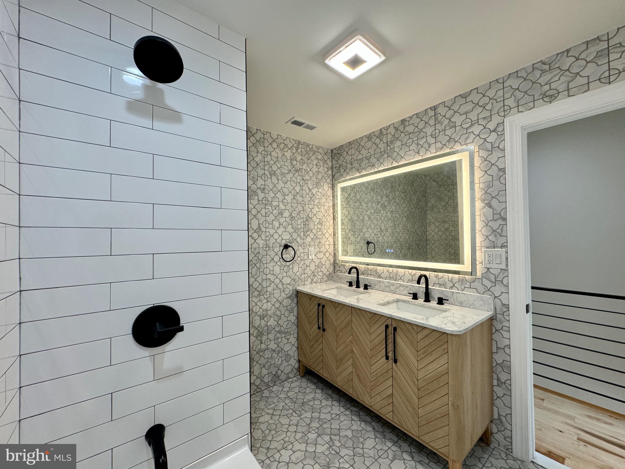 WEST OAK LANE - Residential