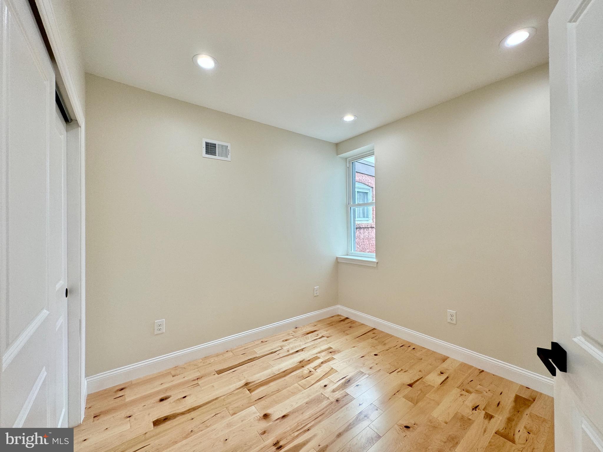 WEST OAK LANE - Residential