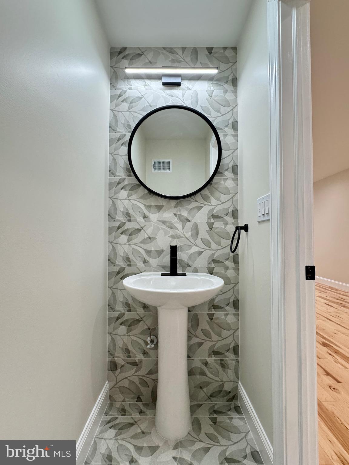 WEST OAK LANE - Residential