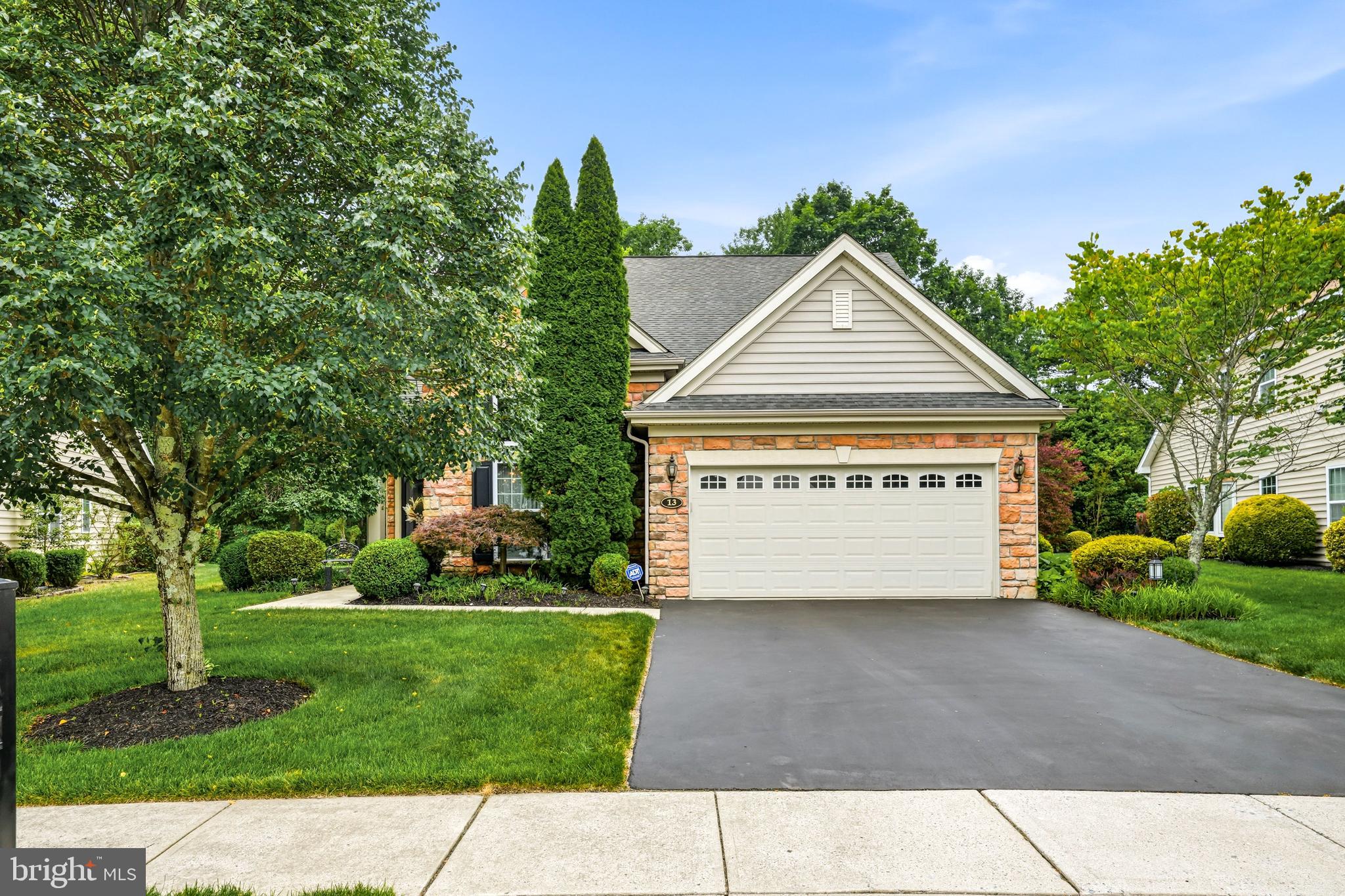 13 WOODCREST COURT