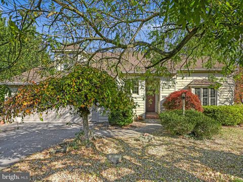 Photo of 608 Glenwood Drive, Ephrata, PA 17522 (MLS # PALA2060316)