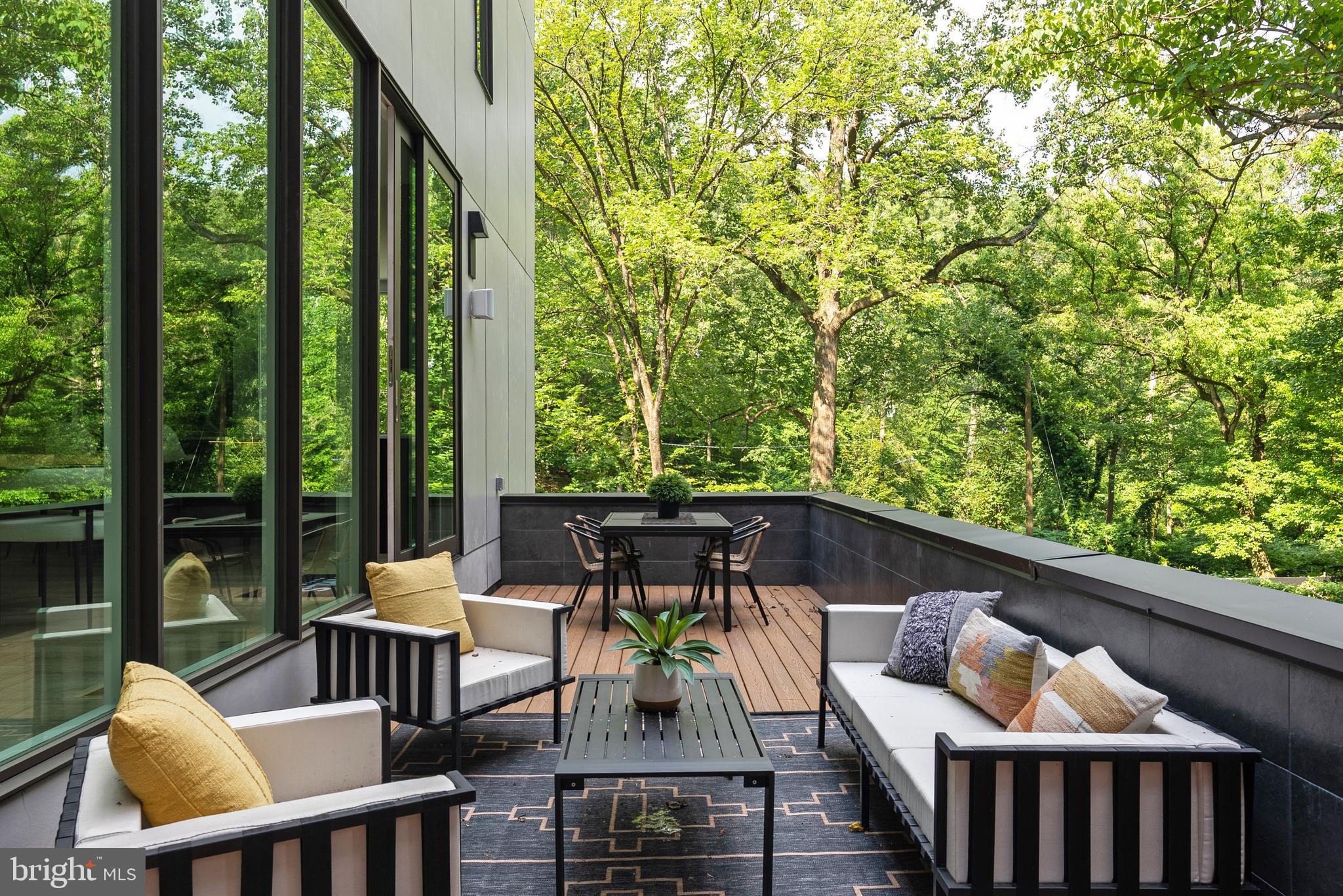FOREST HILLS - Residential