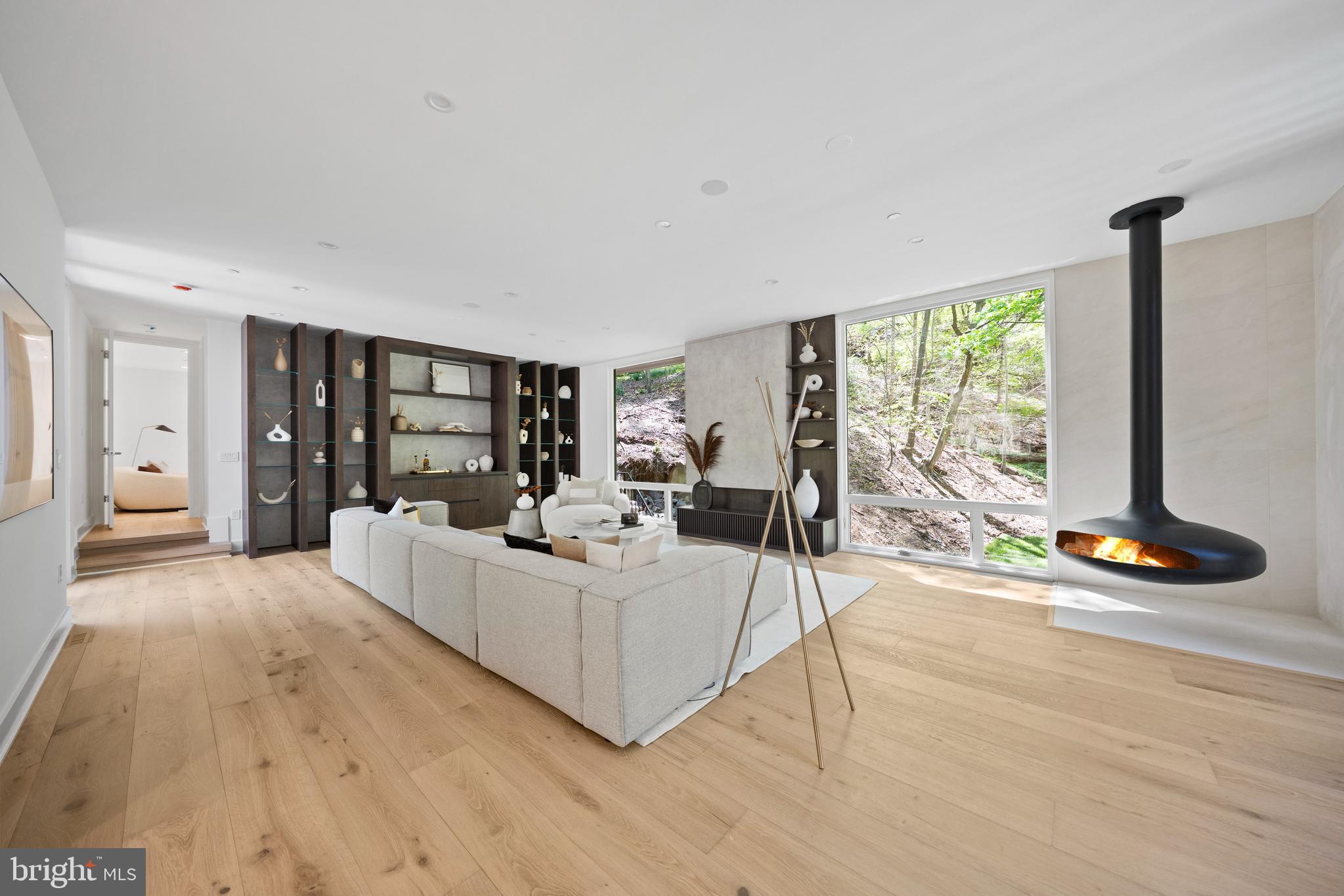 FOREST HILLS - Residential