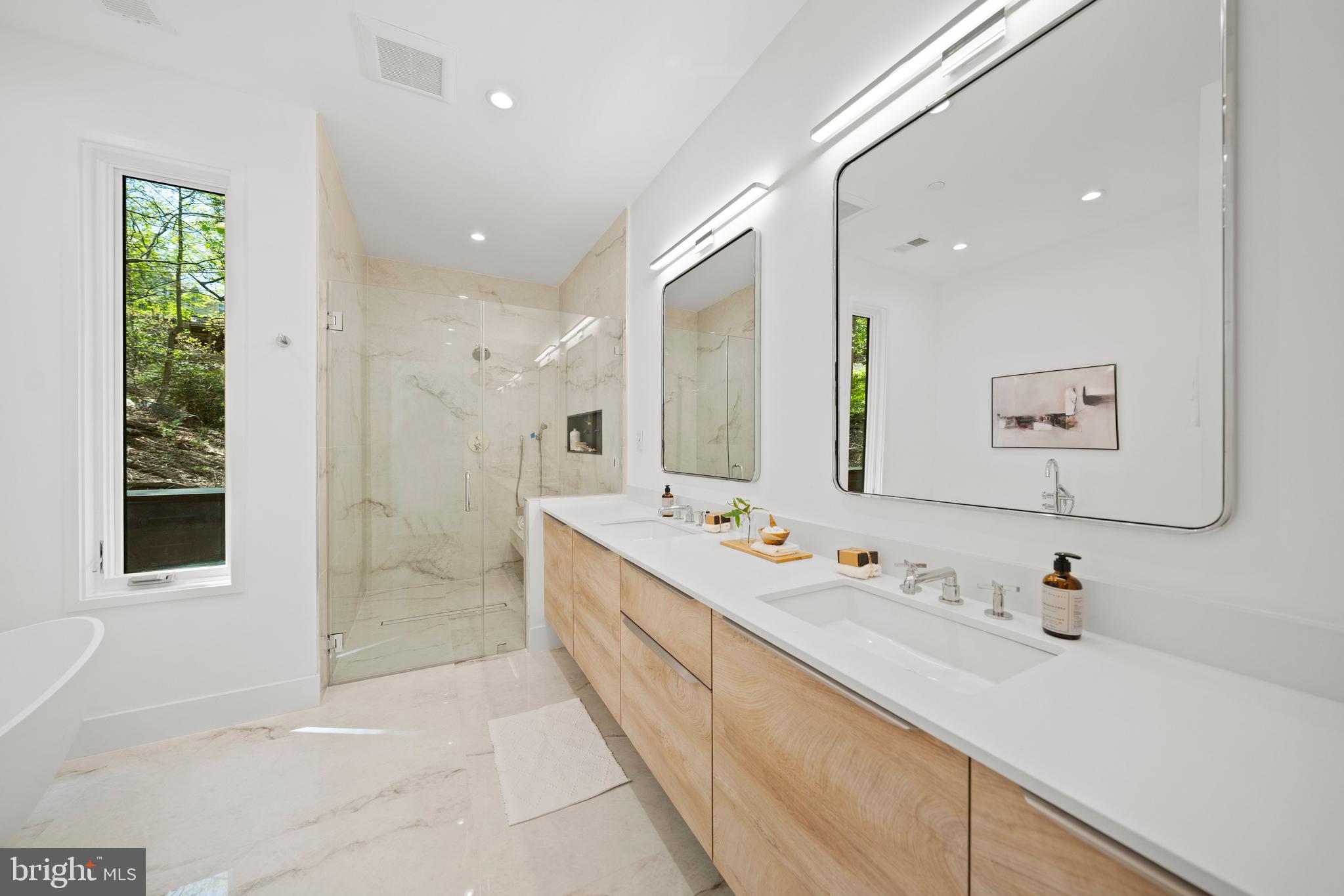 FOREST HILLS - Residential