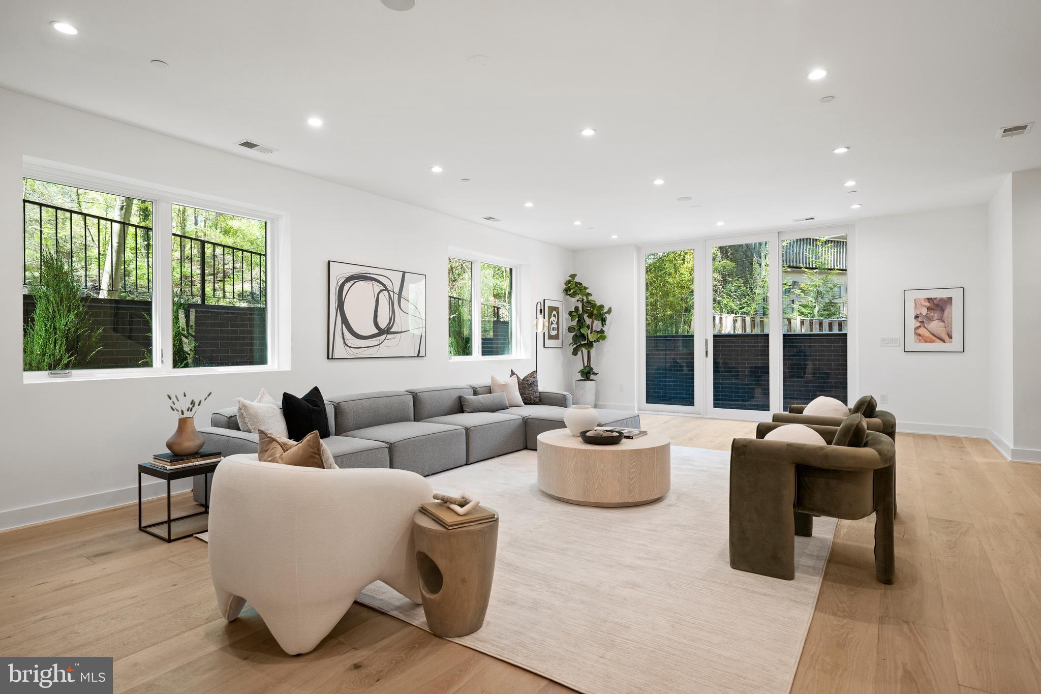 FOREST HILLS - Residential
