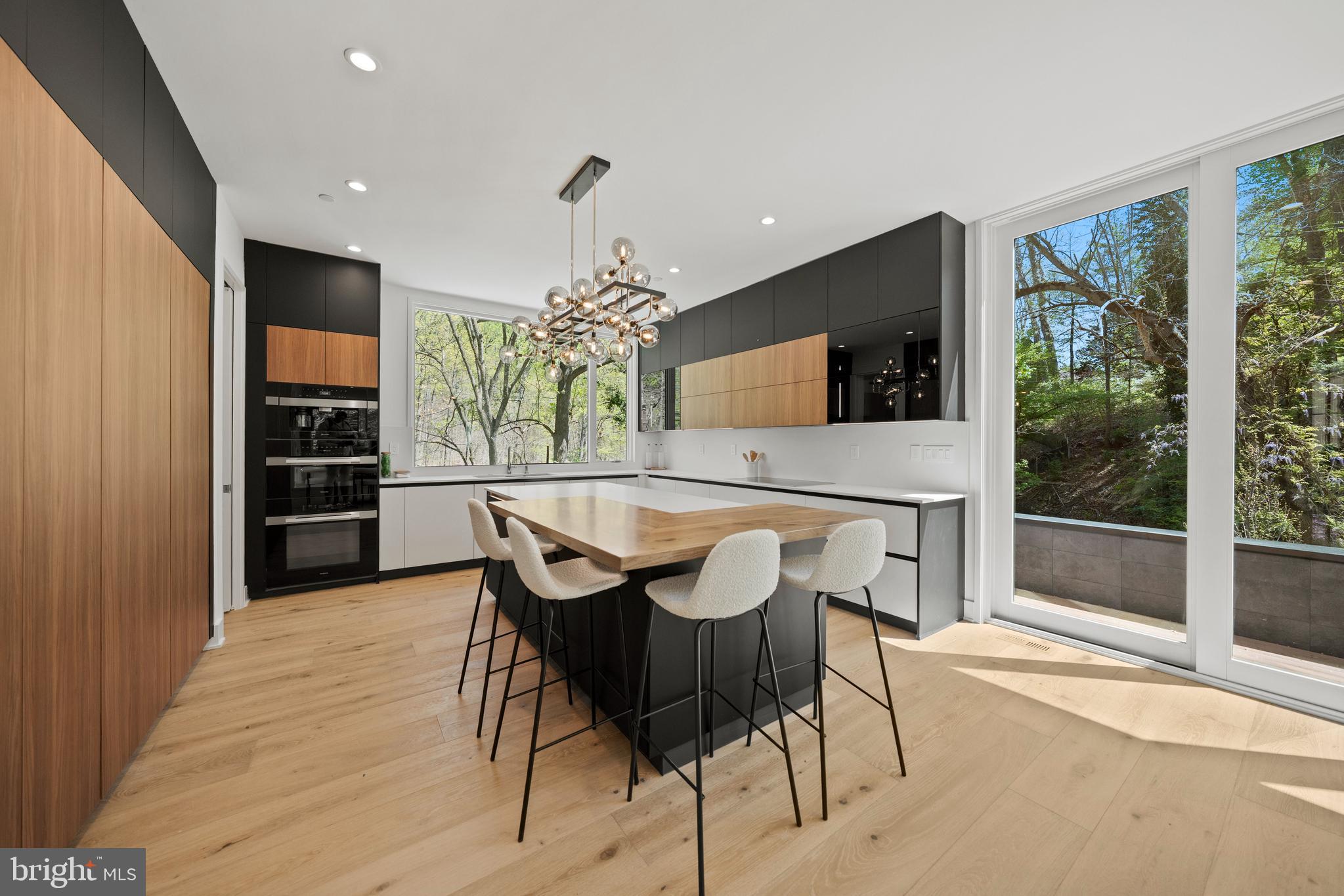 FOREST HILLS - Residential