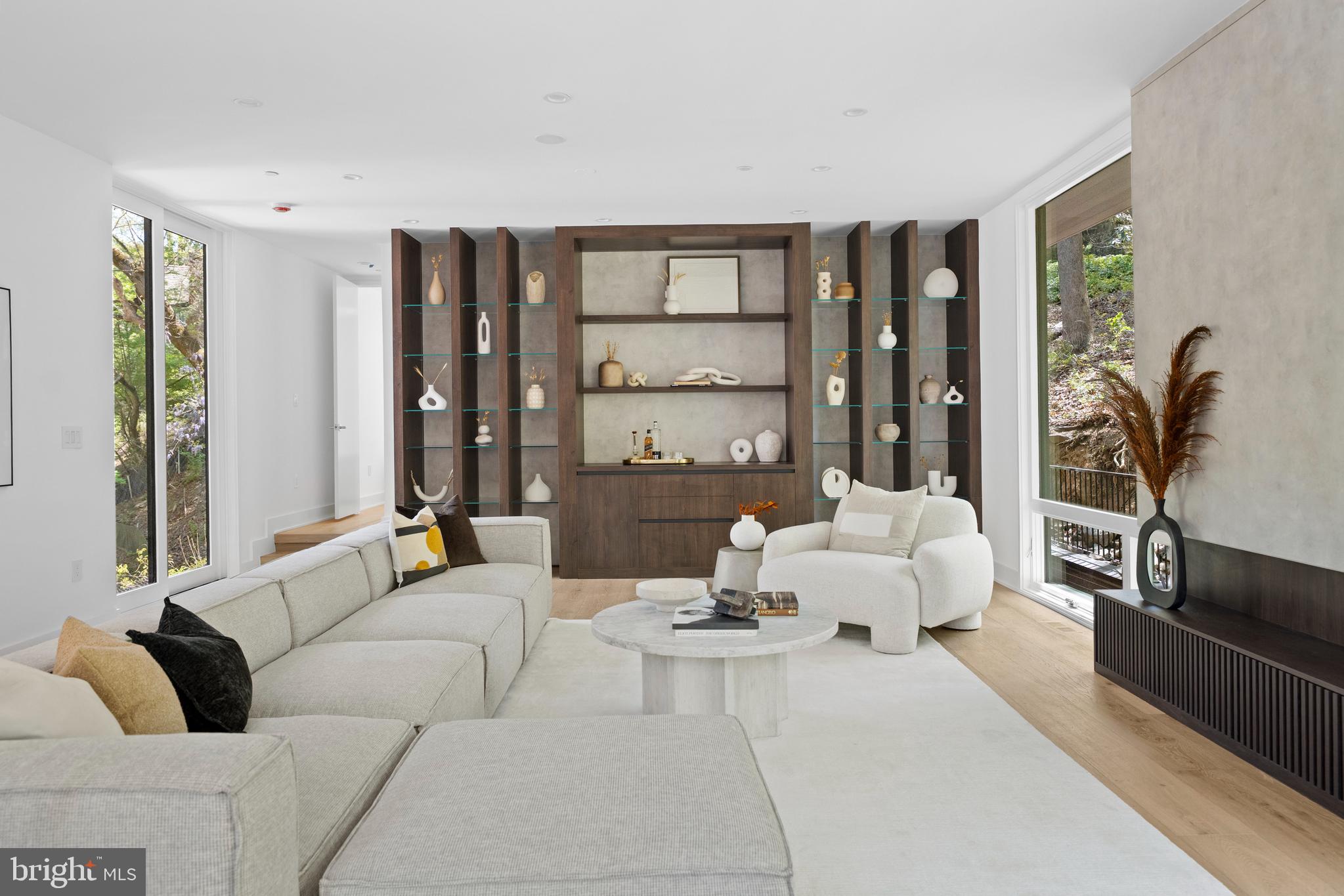 FOREST HILLS - Residential