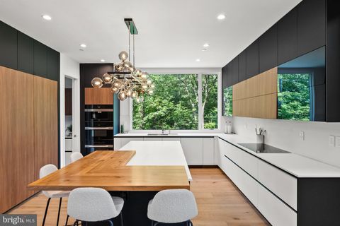 4656 BROAD BRANCH ROAD NW WASHINGTON DC 20008