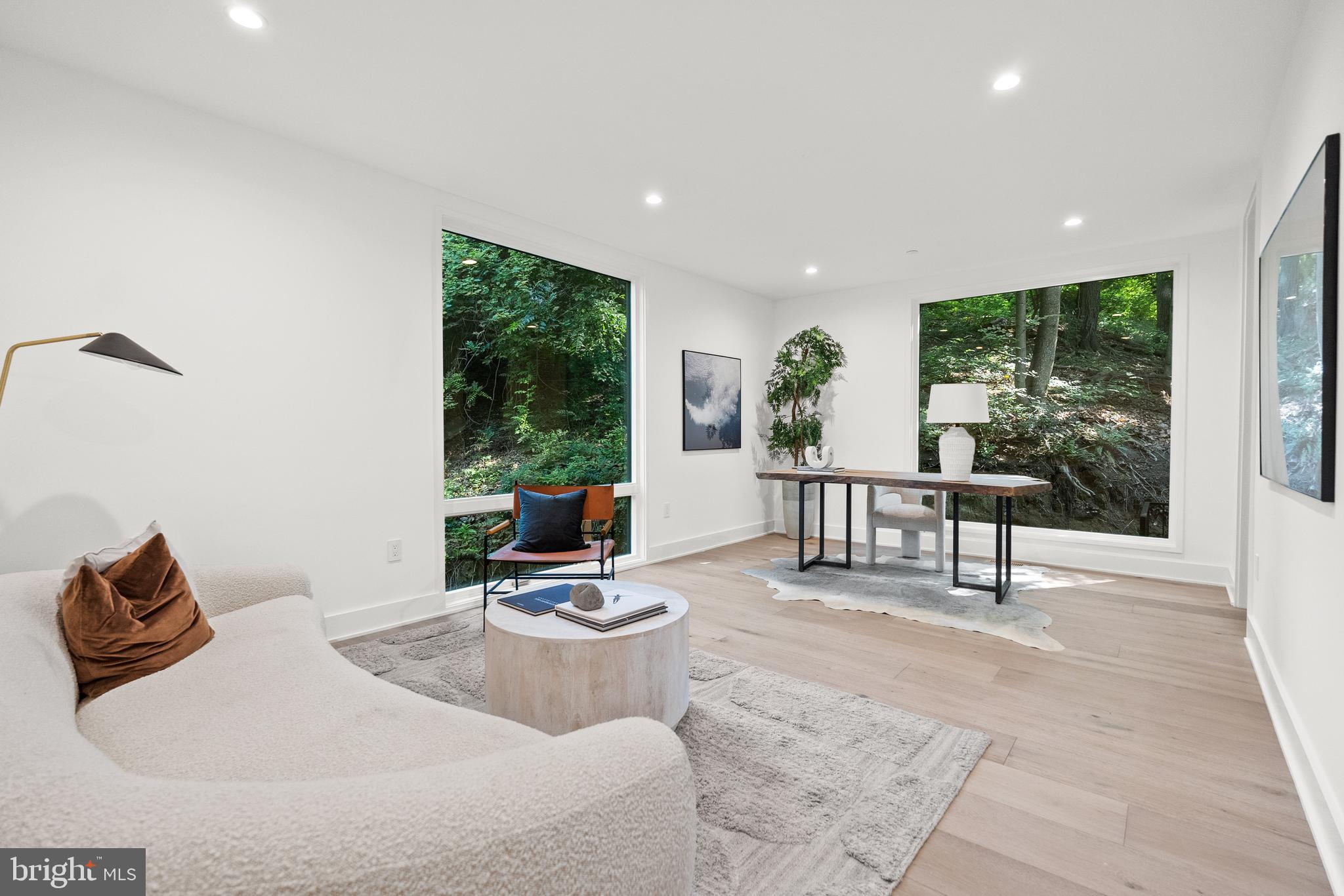 FOREST HILLS - Residential