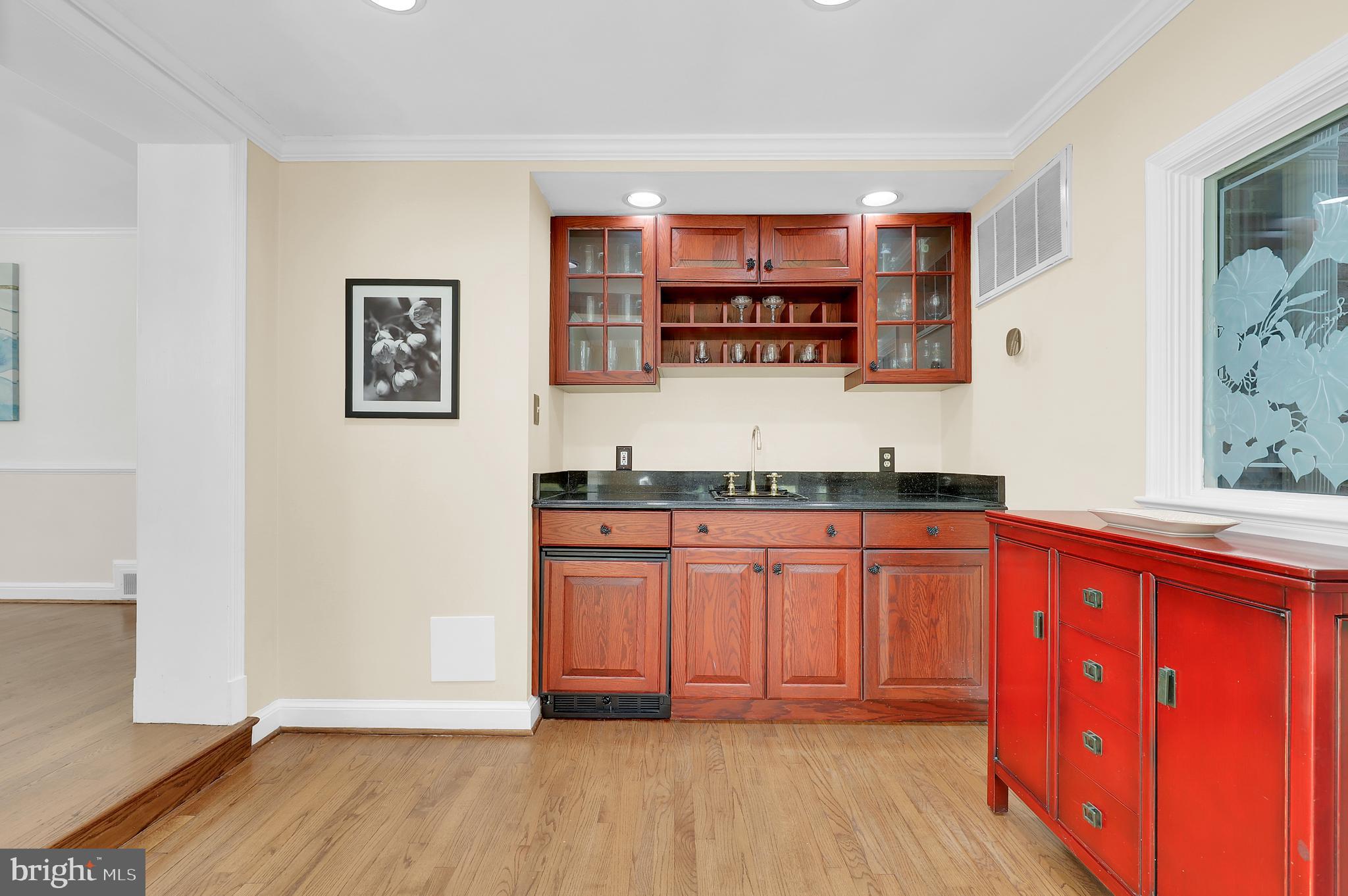 LOCUST HILL ESTATES - Residential