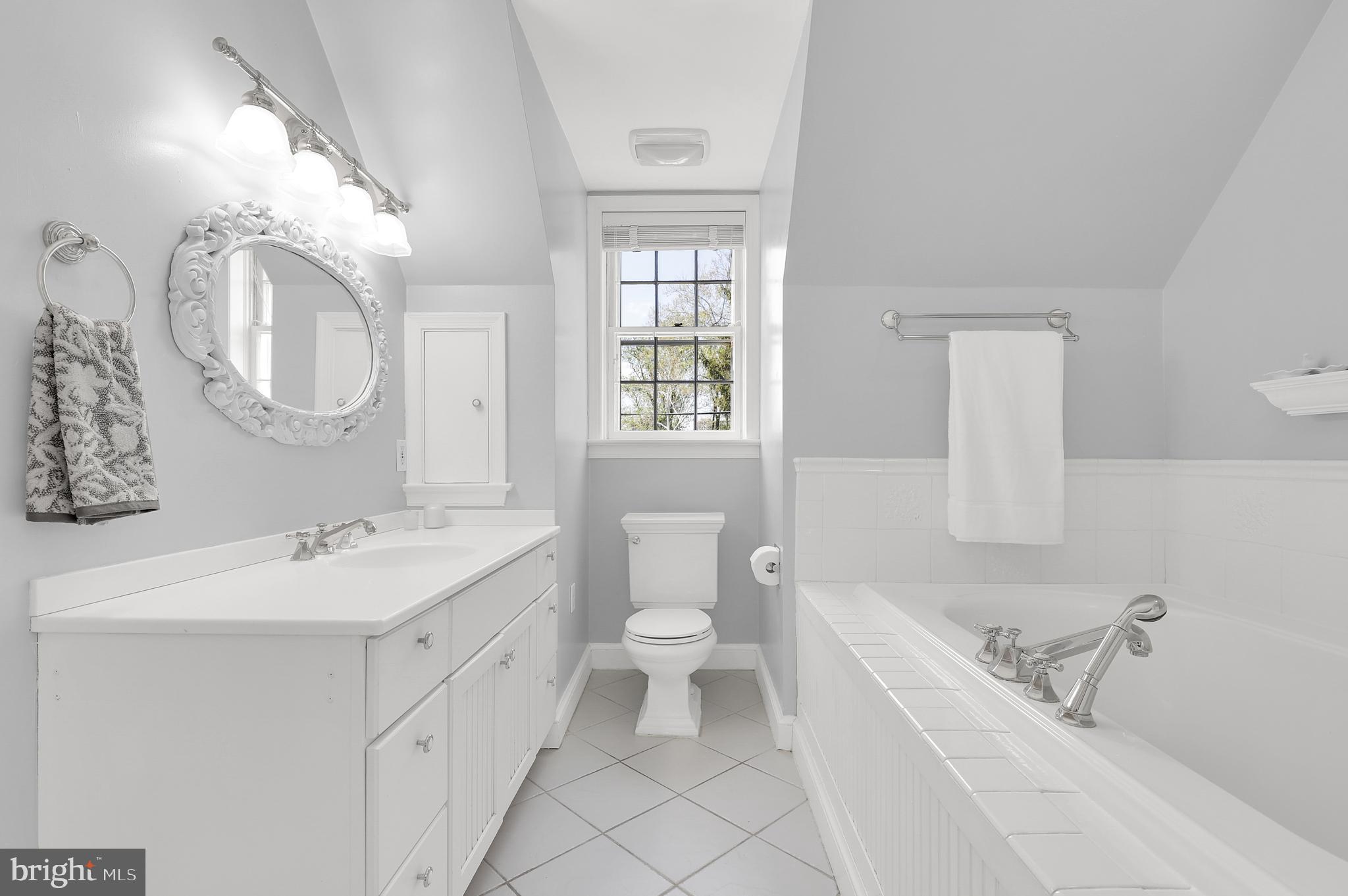 LOCUST HILL ESTATES - Residential