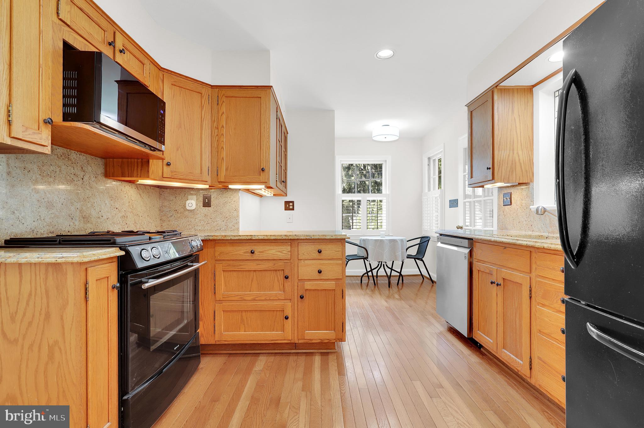 LOCUST HILL ESTATES - Residential
