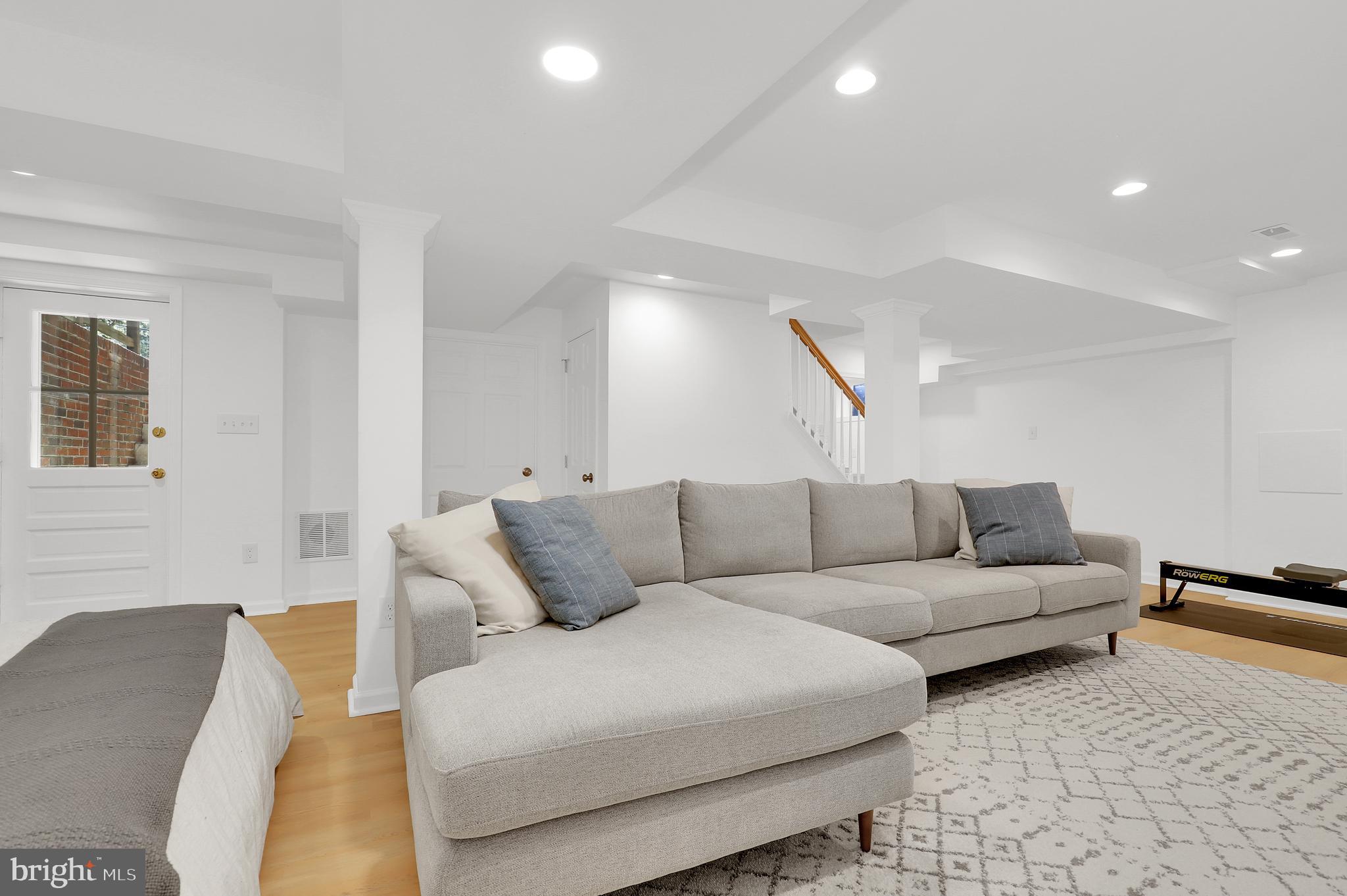 LOCUST HILL ESTATES - Residential
