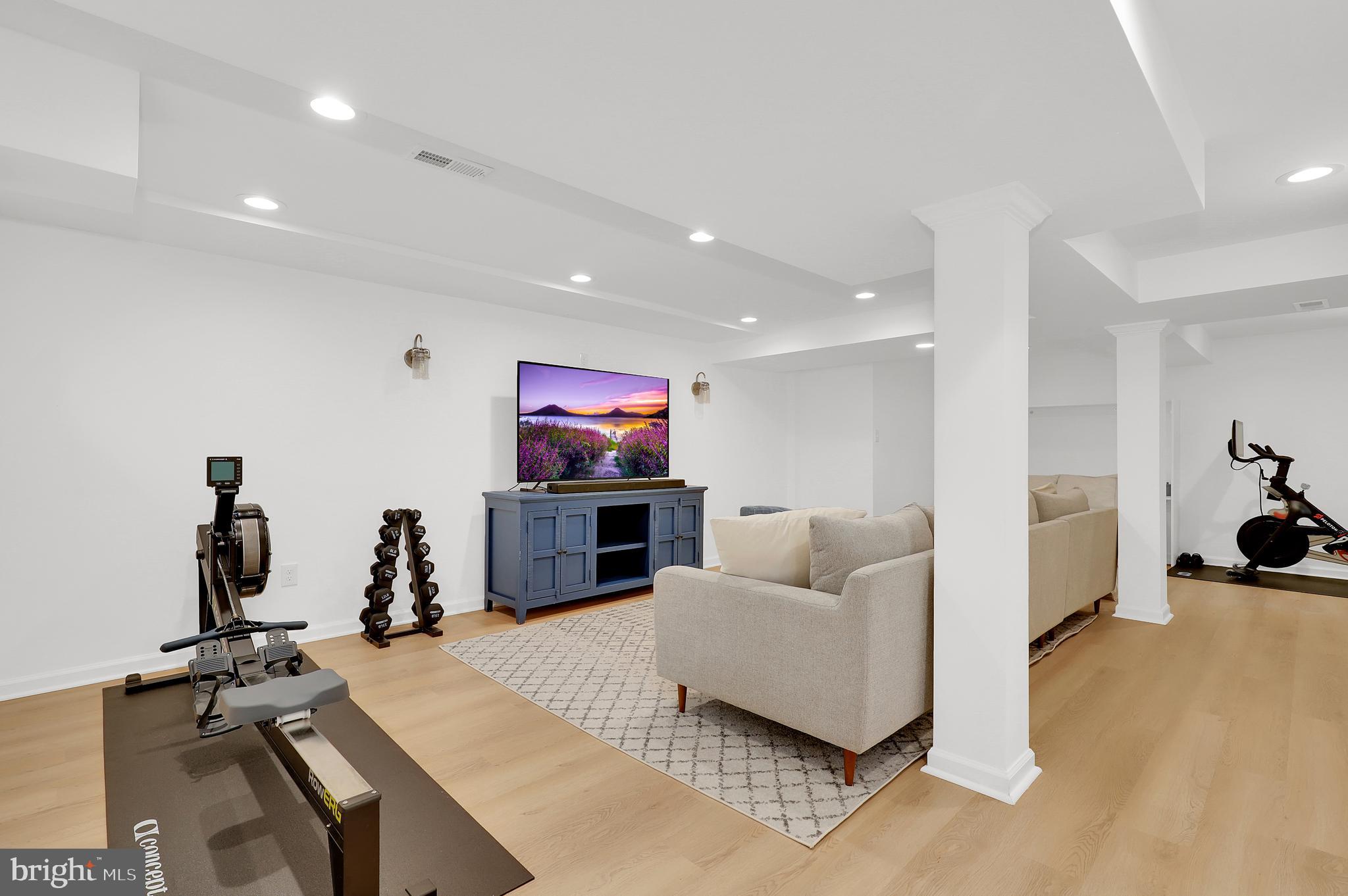 LOCUST HILL ESTATES - Residential