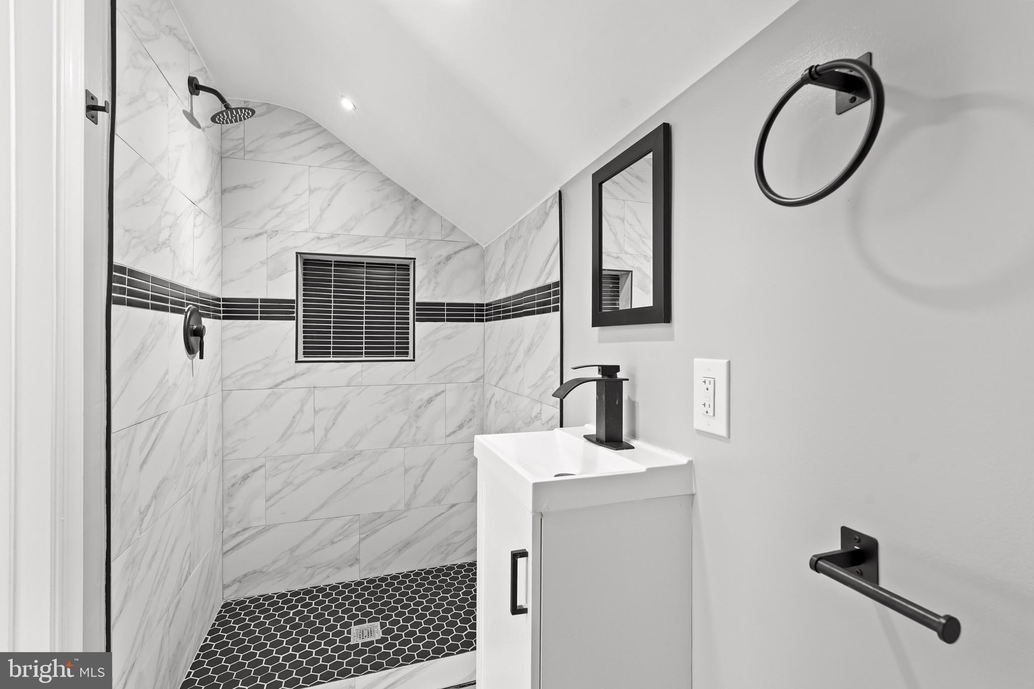 OLE LONGFIELD - Residential