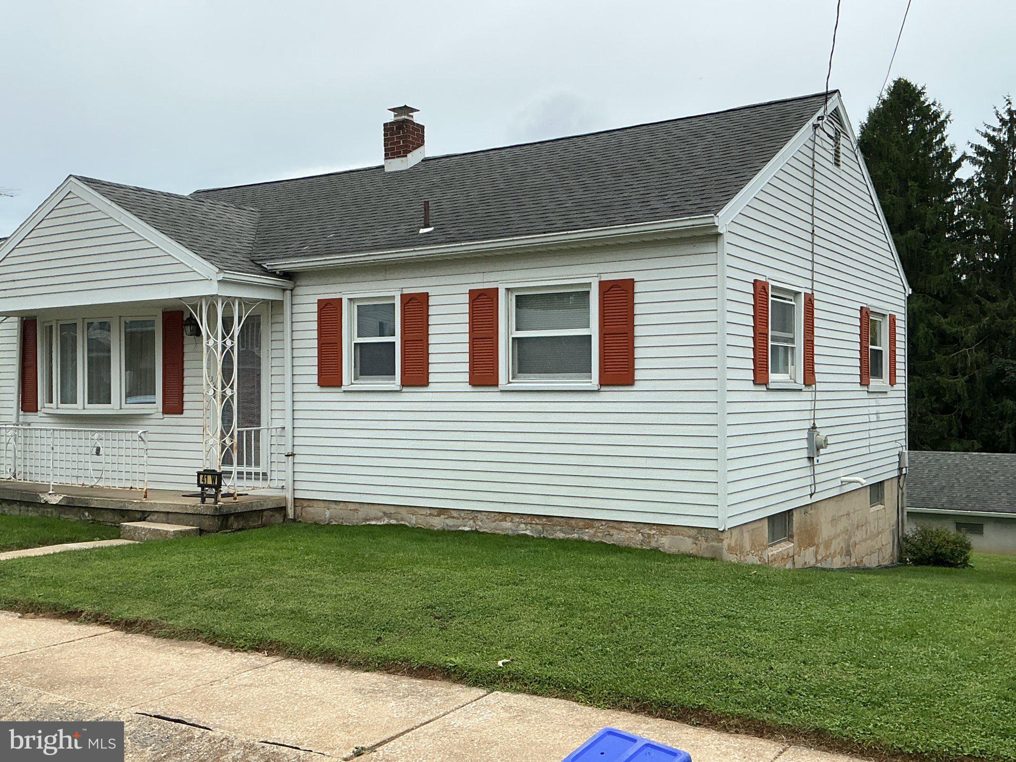 41 W HIGH STREET