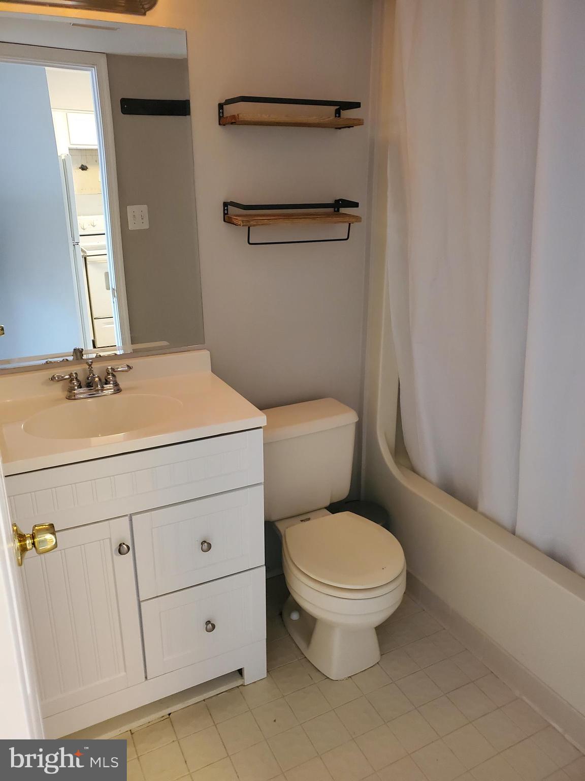 QUEENS LANDING - Residential Lease