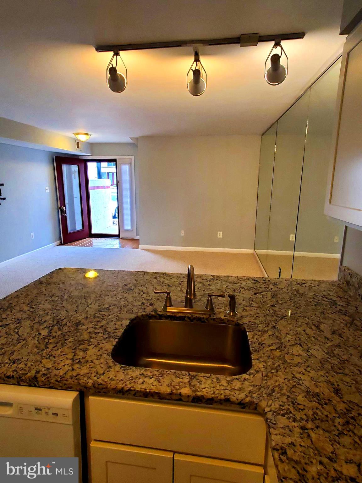 QUEENS LANDING - Residential Lease