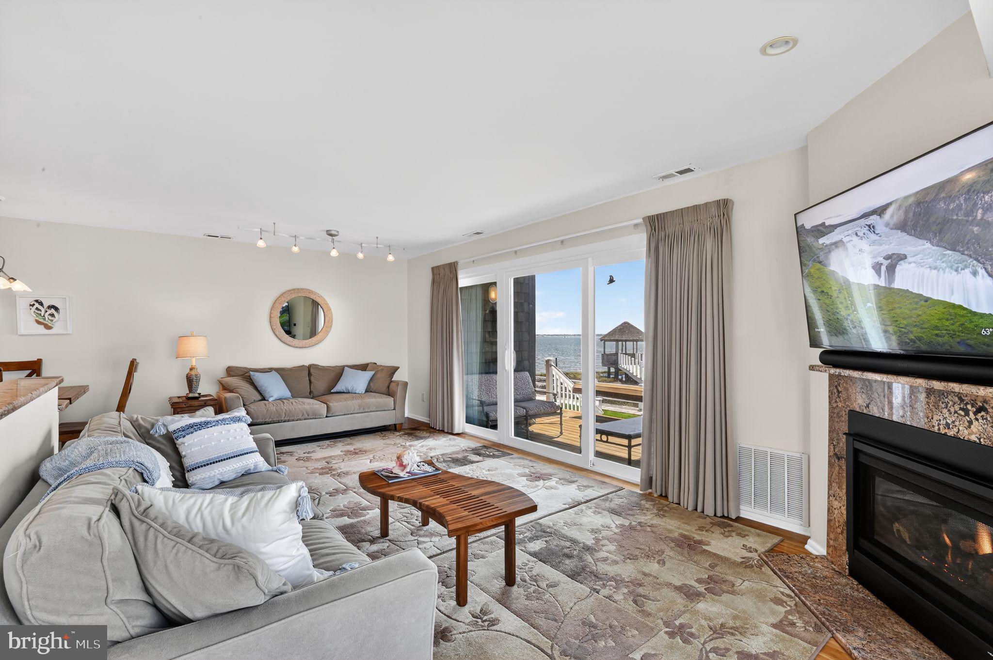 1401 HARBOUR COVE S