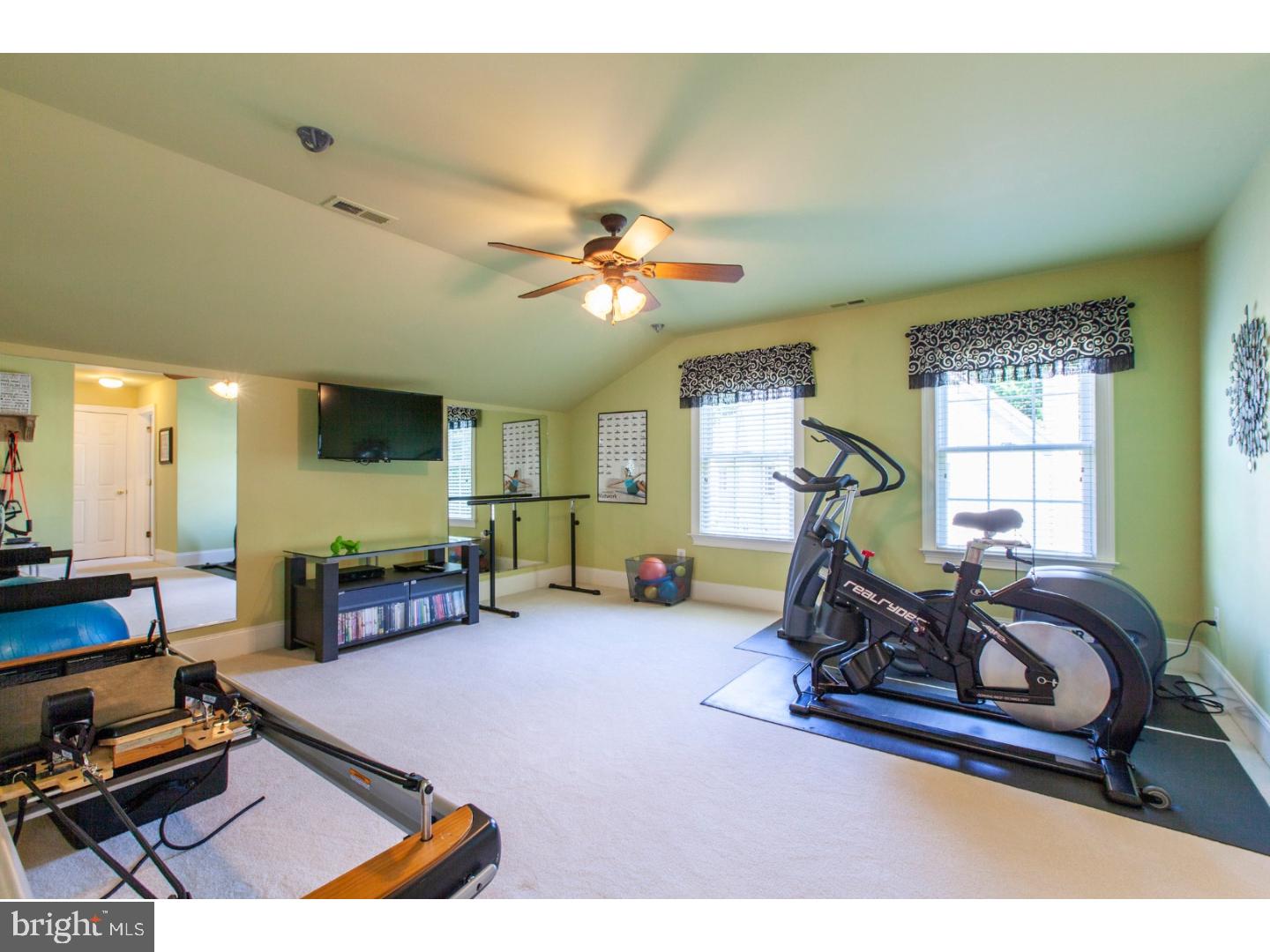 CHERRY CREEK - Residential