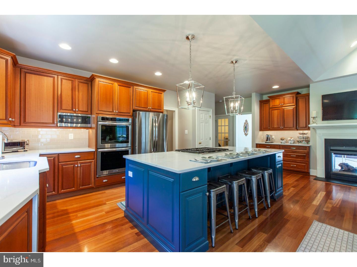 CHERRY CREEK - Residential