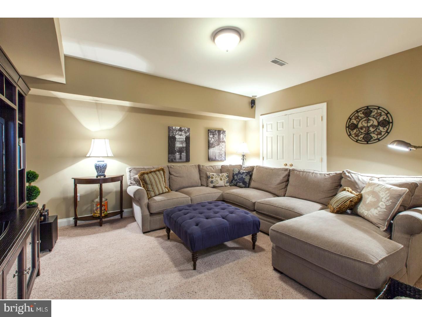 CHERRY CREEK - Residential