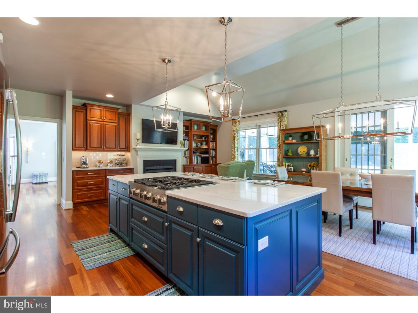 CHERRY CREEK - Residential