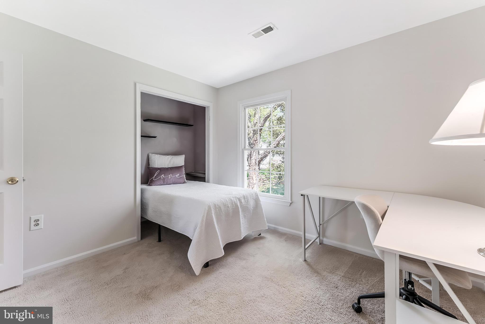 CHANTILLY HIGHLANDS - Residential