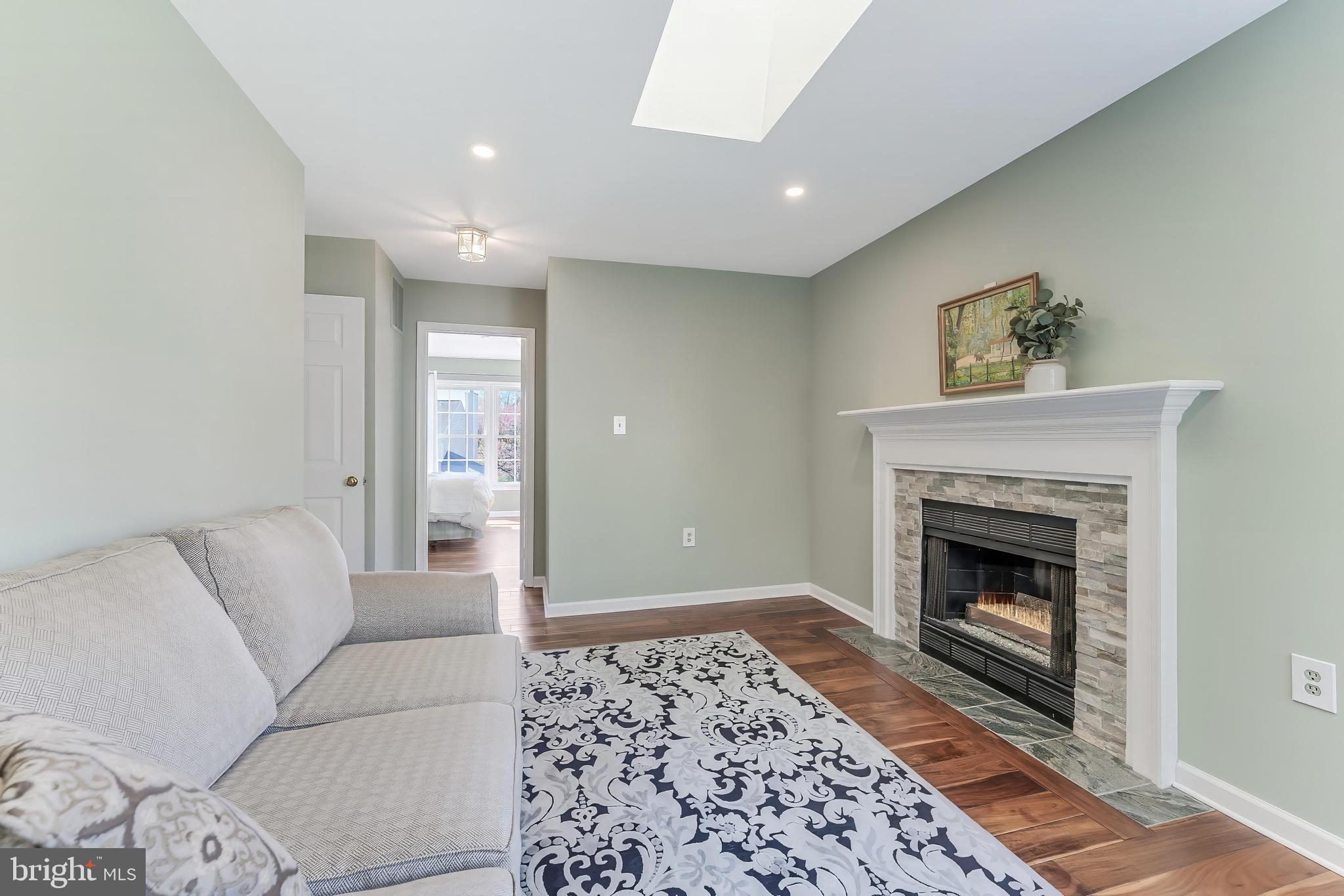 CHANTILLY HIGHLANDS - Residential