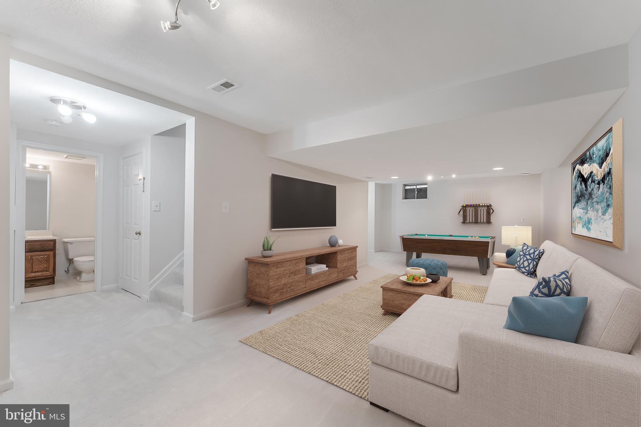 CHANTILLY HIGHLANDS - Residential