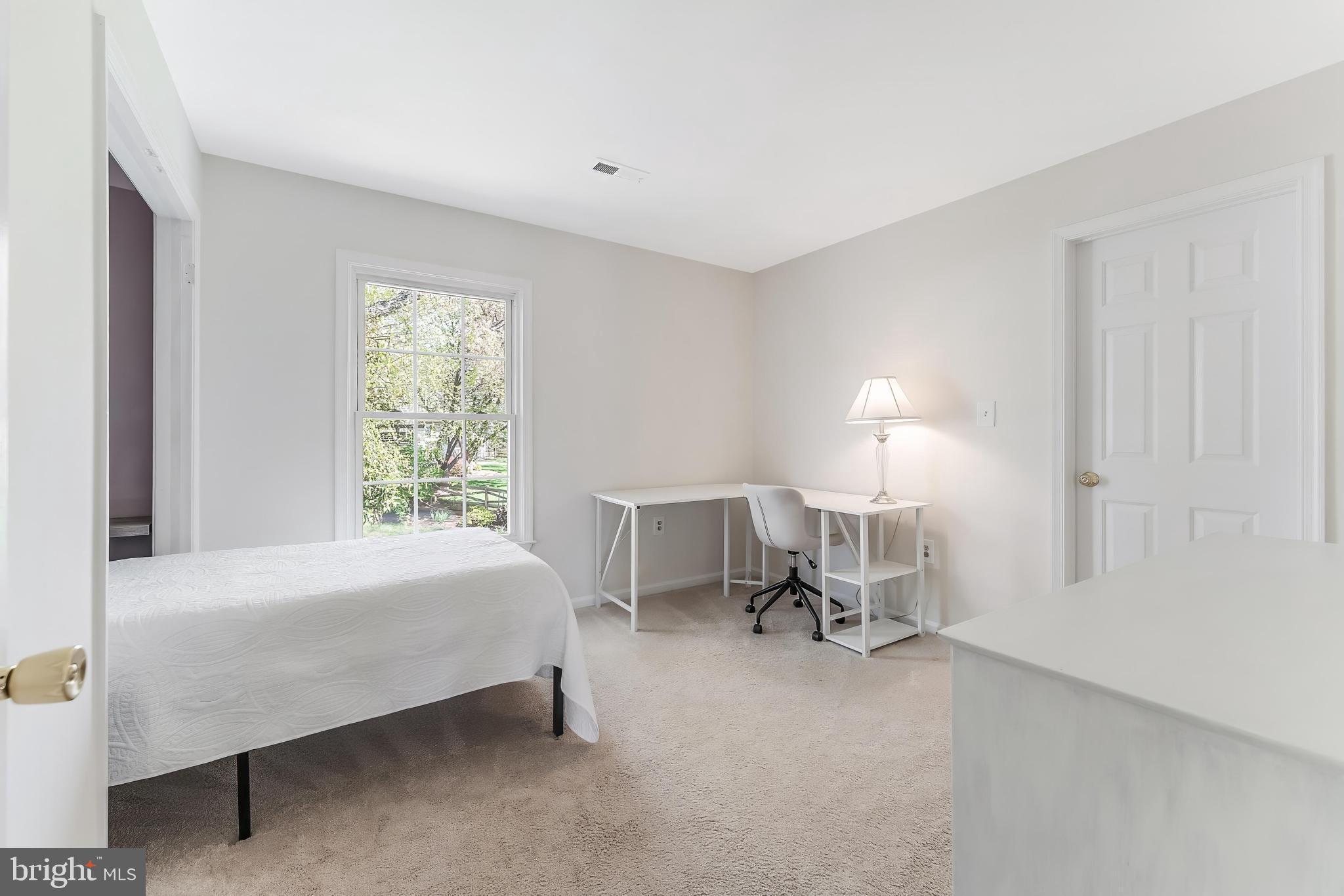 CHANTILLY HIGHLANDS - Residential