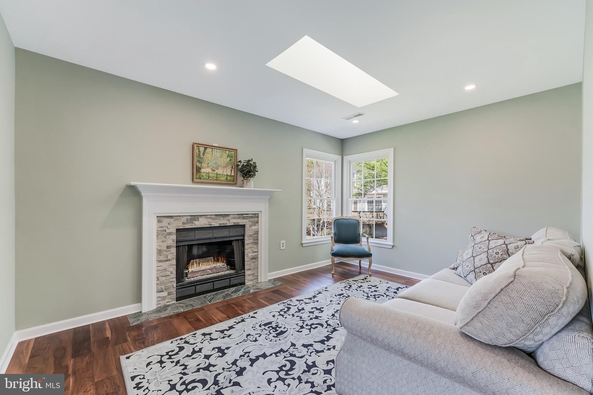 CHANTILLY HIGHLANDS - Residential