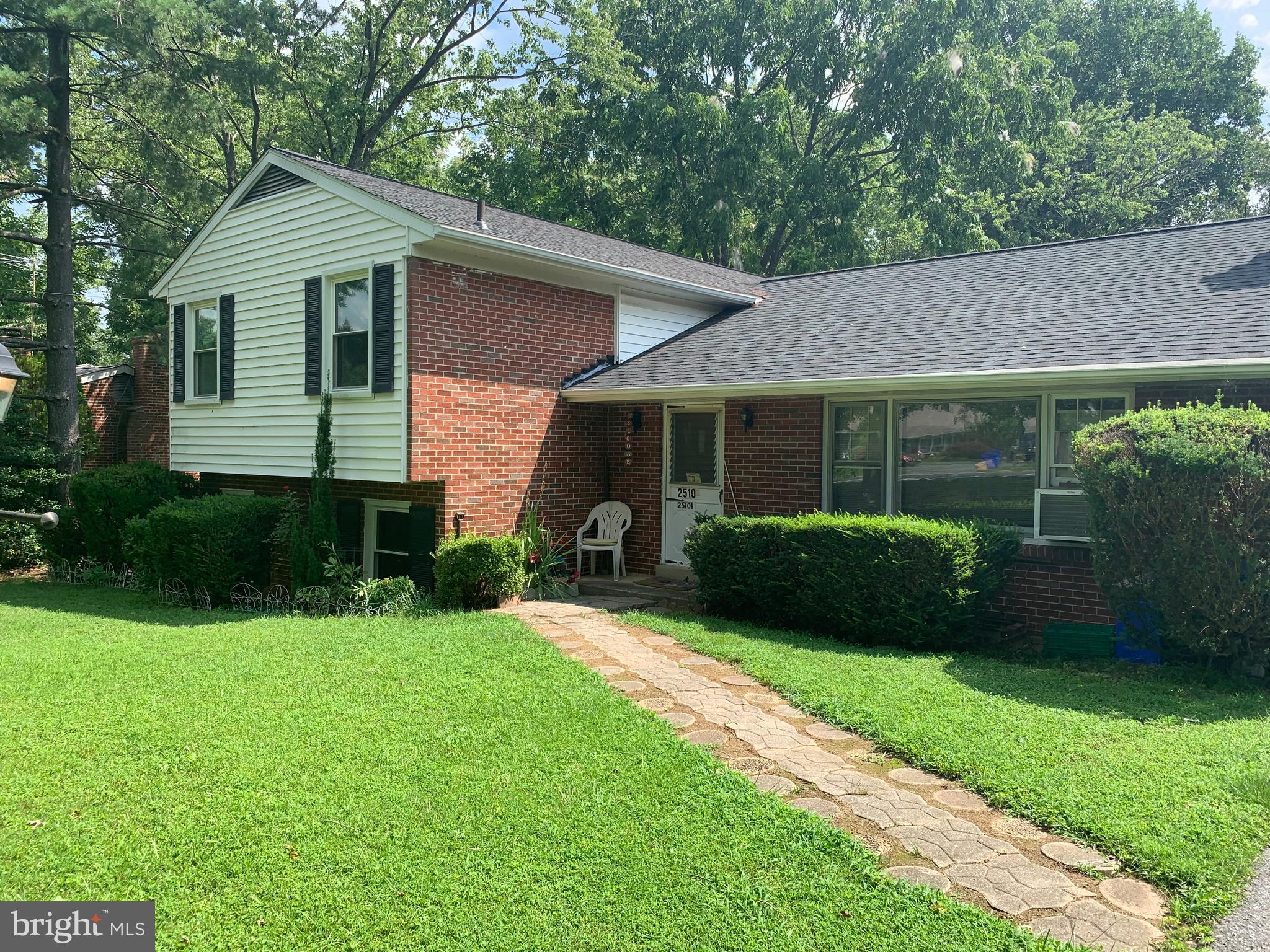 Where in Montgomery County can you find a single family home with this much land for under $400,000? Make this home your own with your own TLC touch. Property being sold "As-Is"