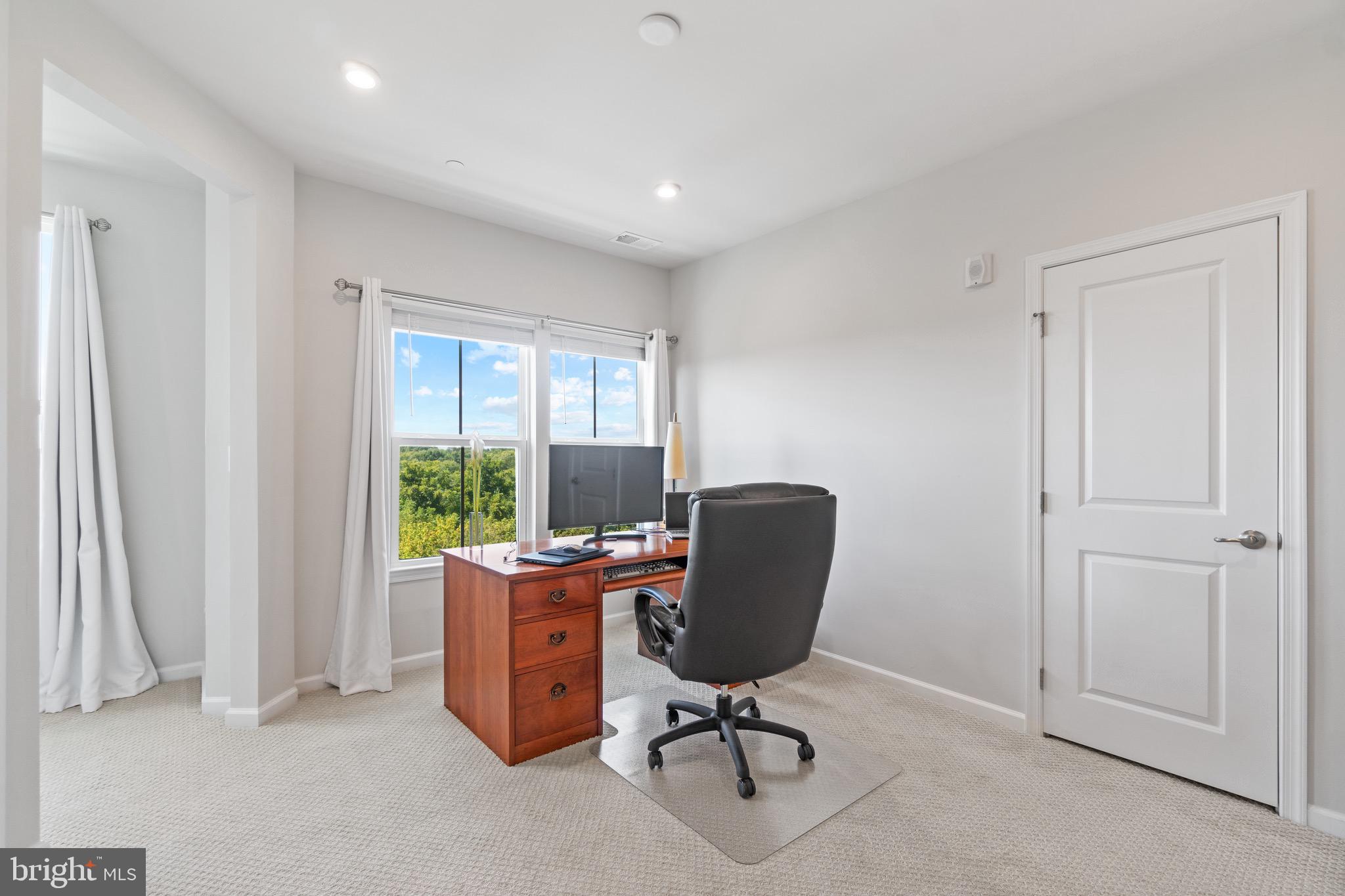 ELLICOTTS RETREAT - Residential