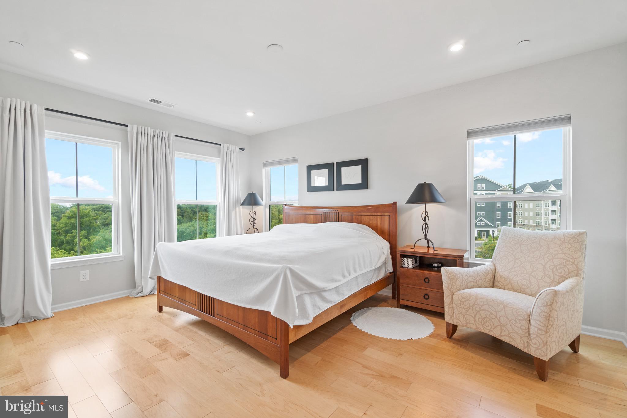 ELLICOTTS RETREAT - Residential