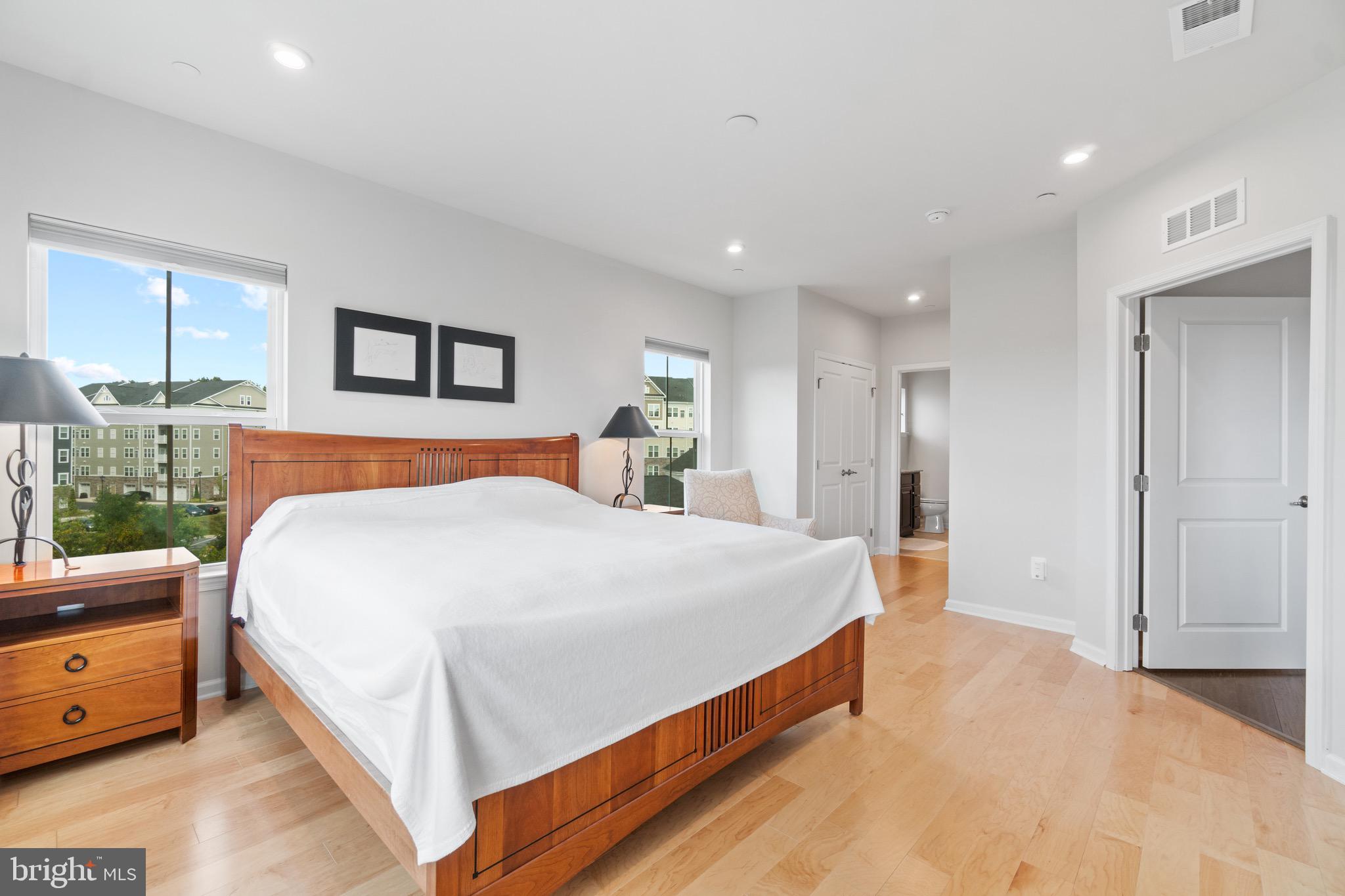 ELLICOTTS RETREAT - Residential