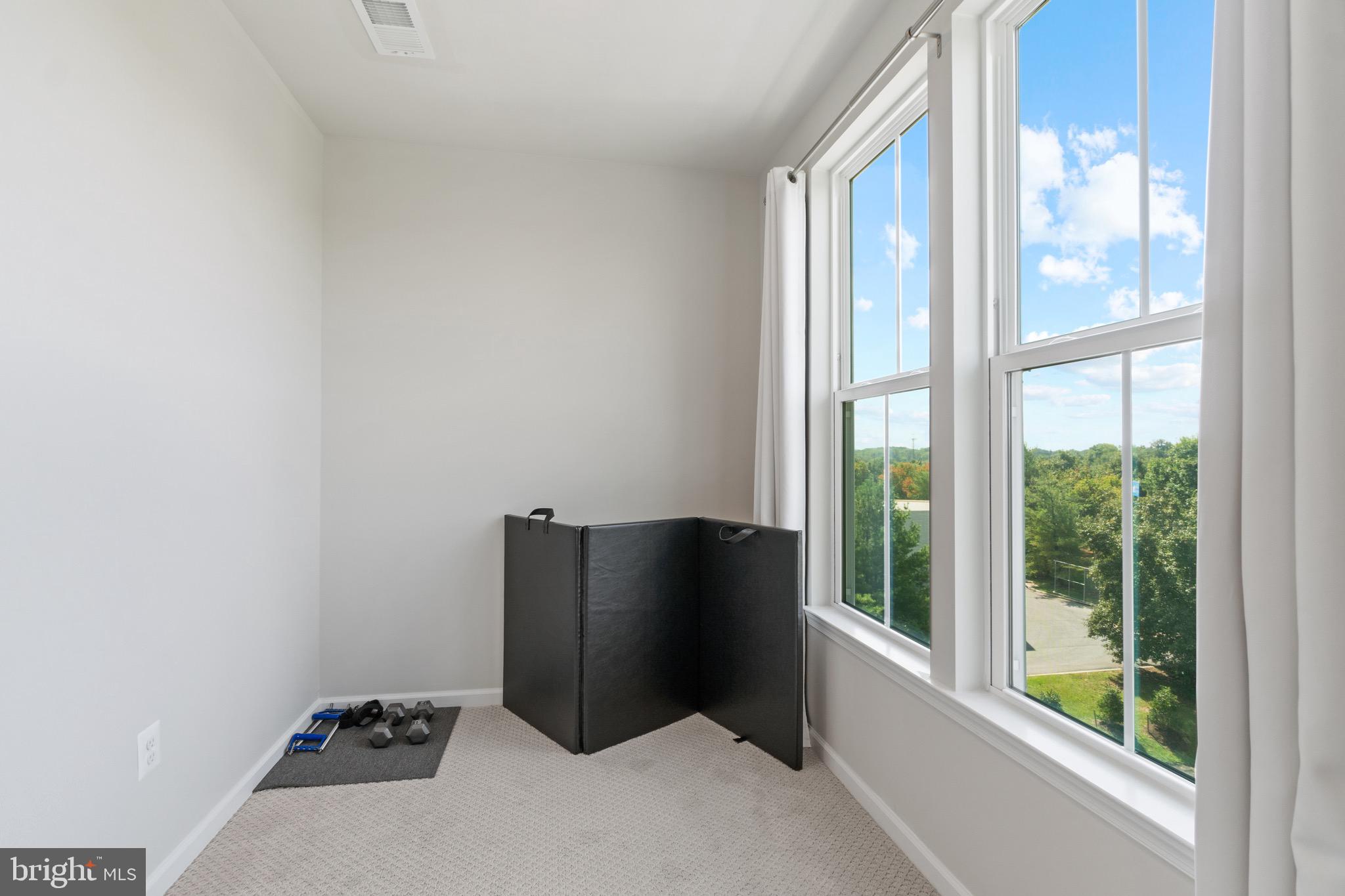 ELLICOTTS RETREAT - Residential