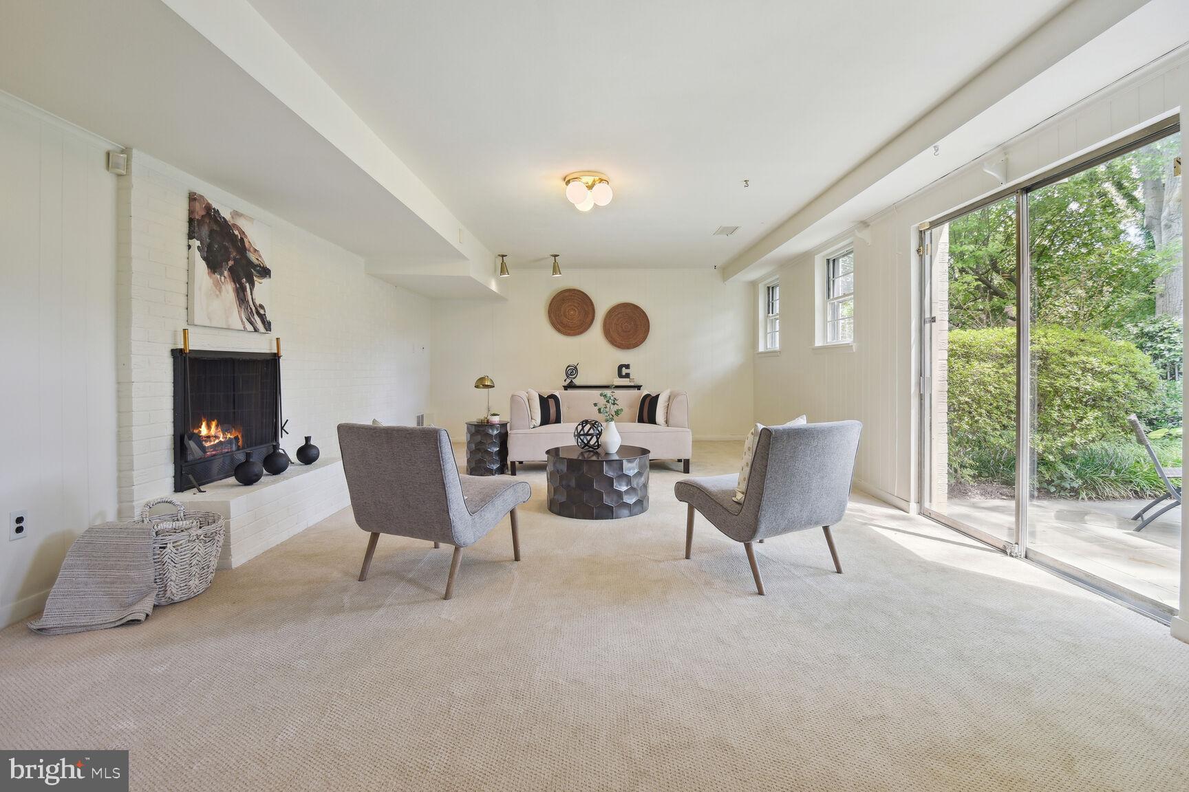 CHEVY CHASE - Residential