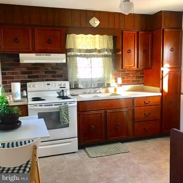 CLEARVIEW VILLAGE - Residential