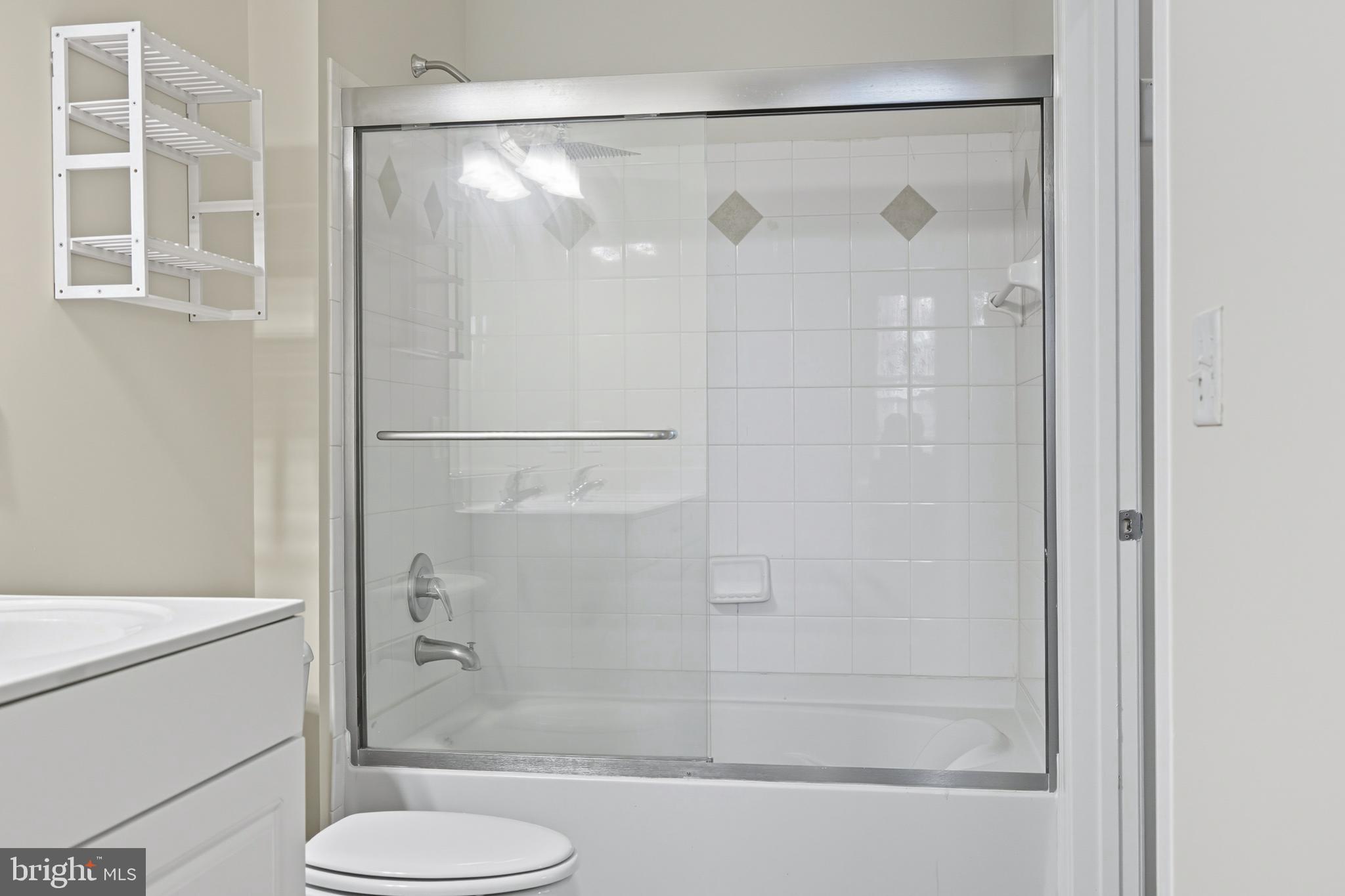 THE COLONNADE AT KENTLANDS - Residential